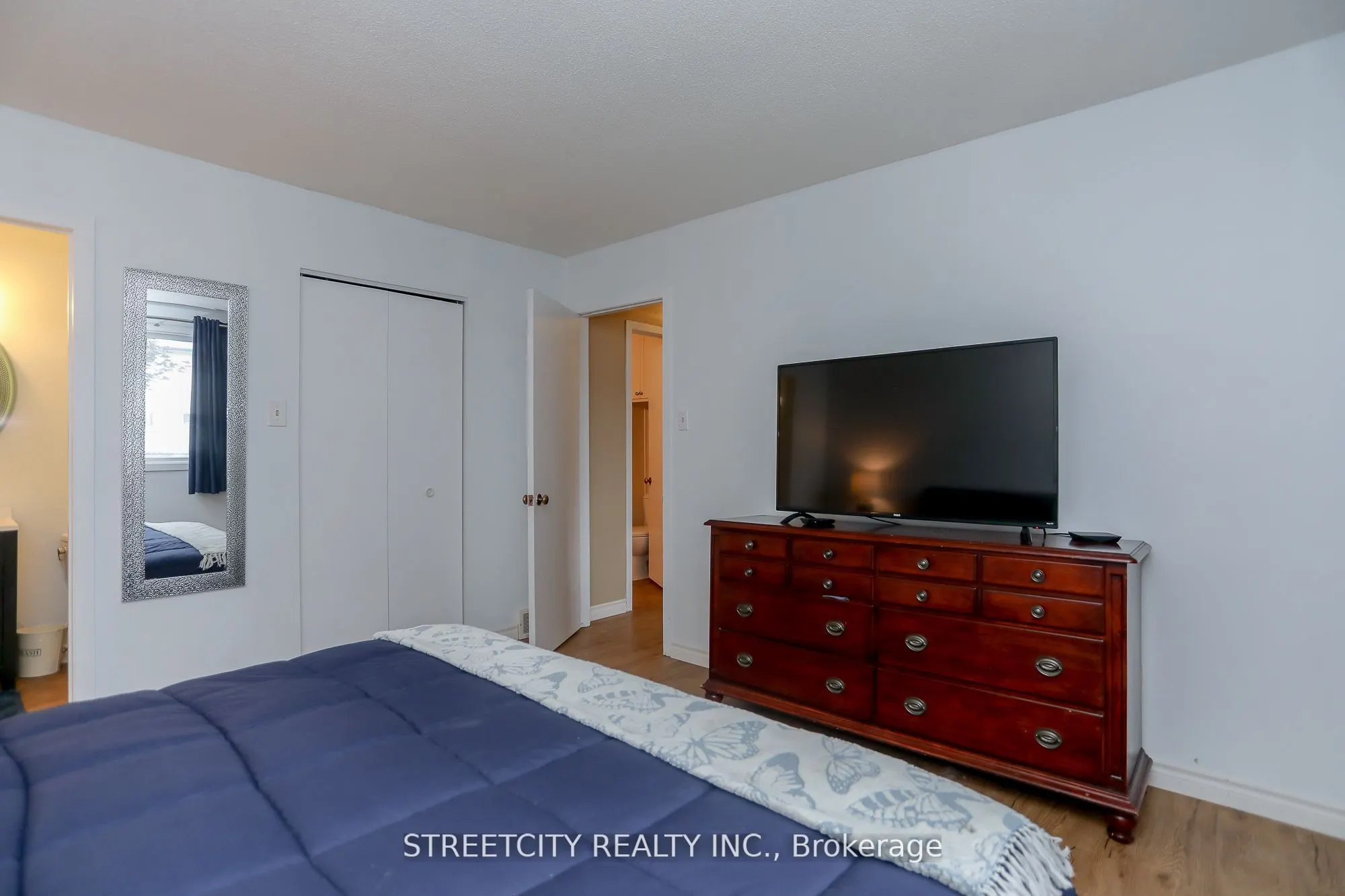 9 Cottonwood Crescent W