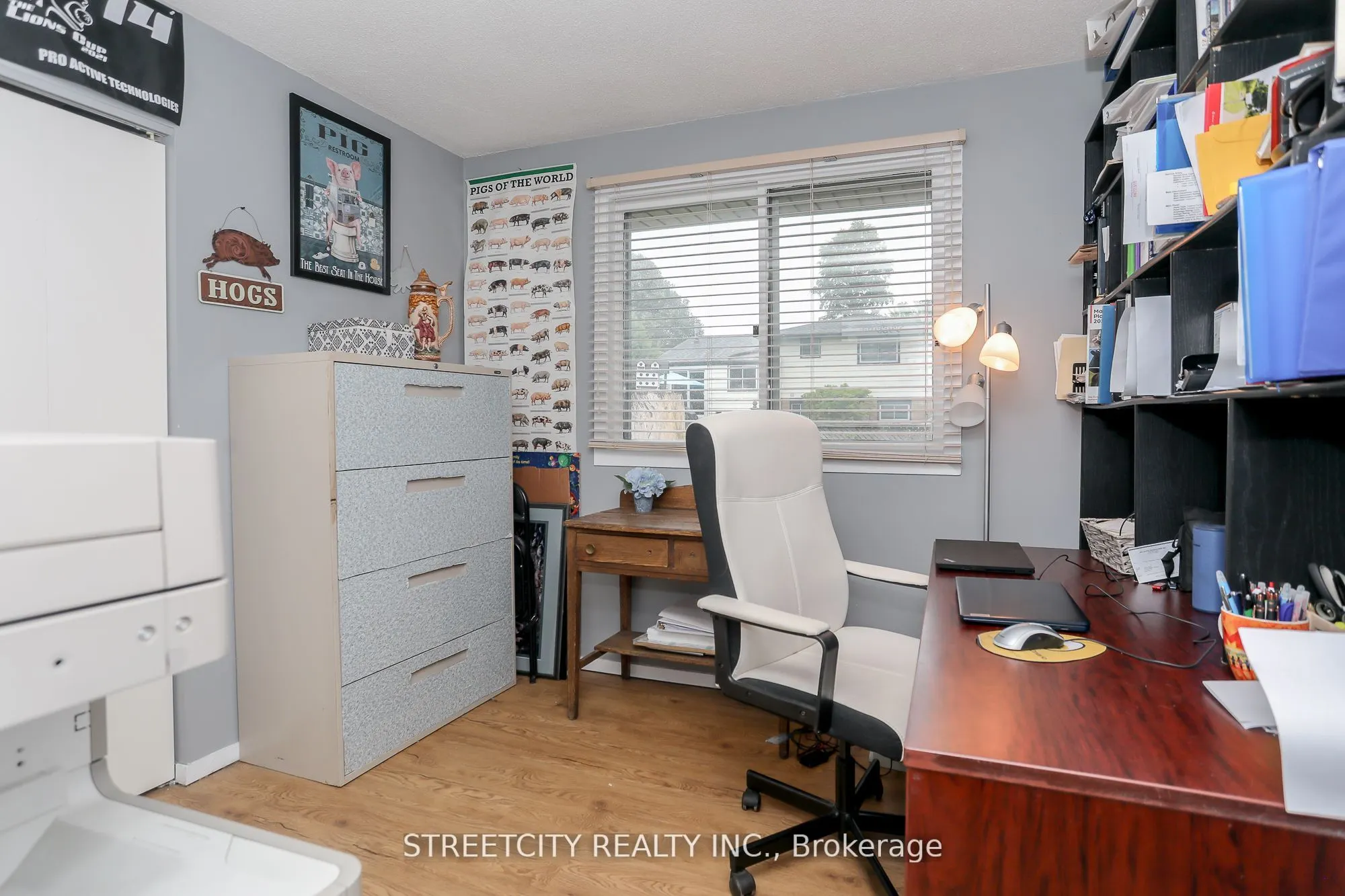 9 Cottonwood Crescent W