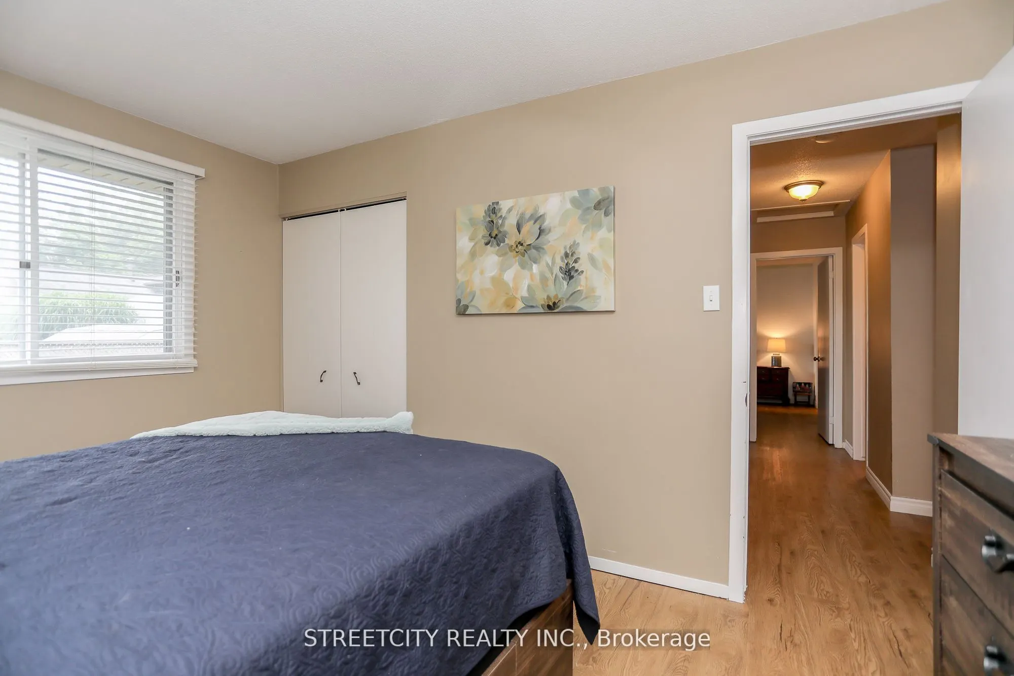 9 Cottonwood Crescent W