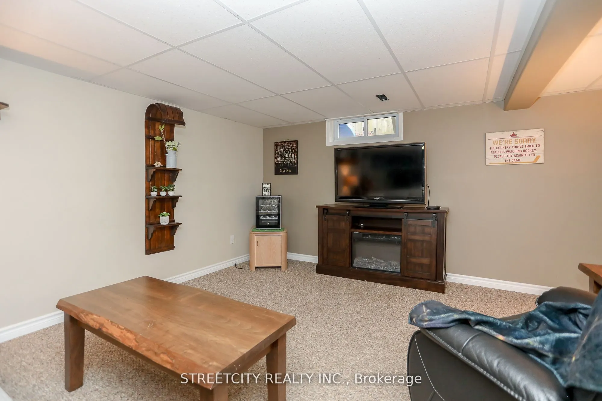 9 Cottonwood Crescent W