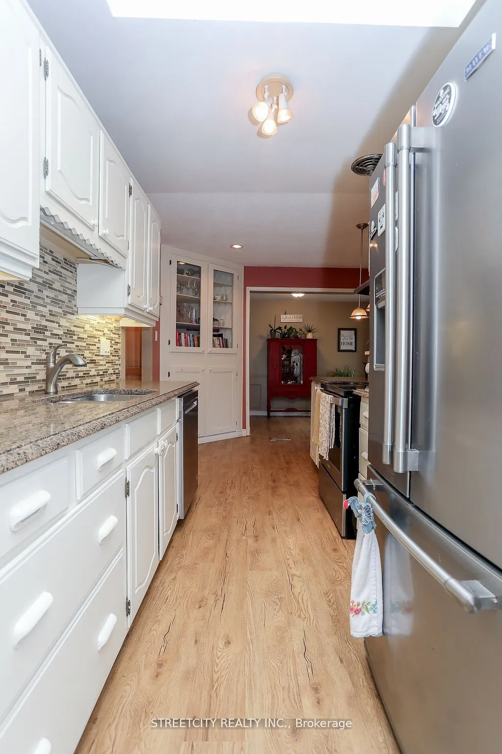 9 Cottonwood Crescent W