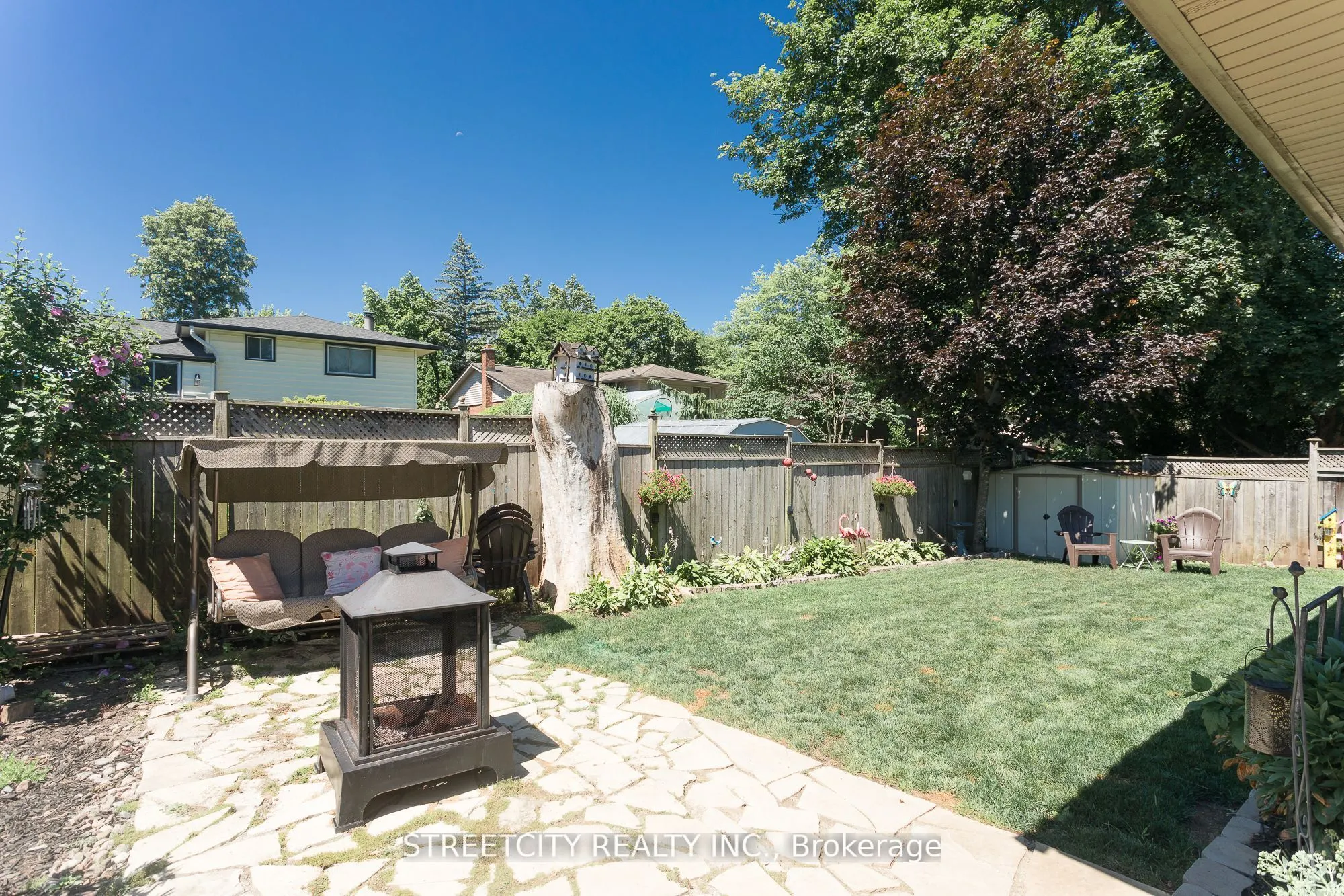 9 Cottonwood Crescent W