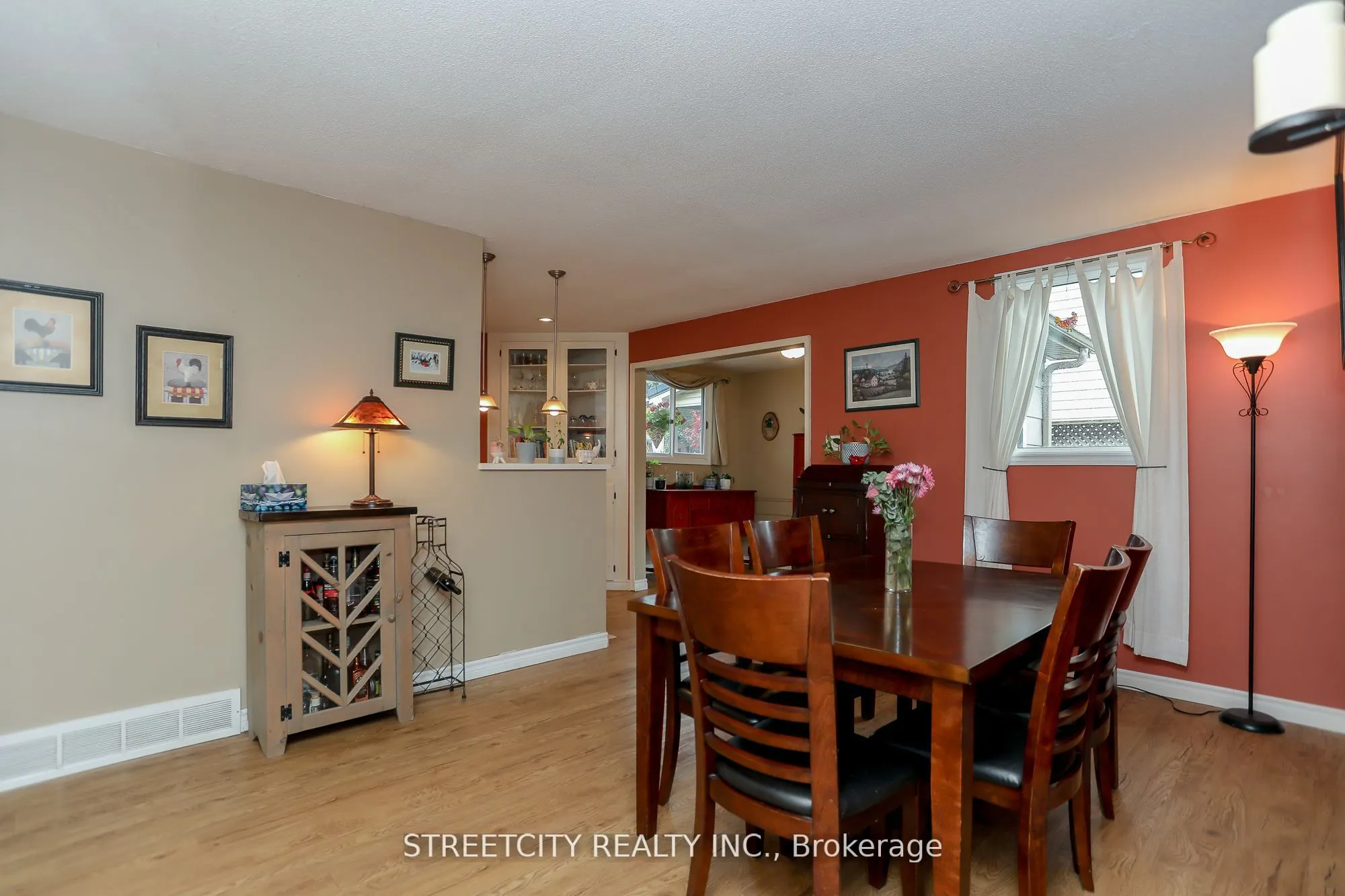 9 Cottonwood Crescent W