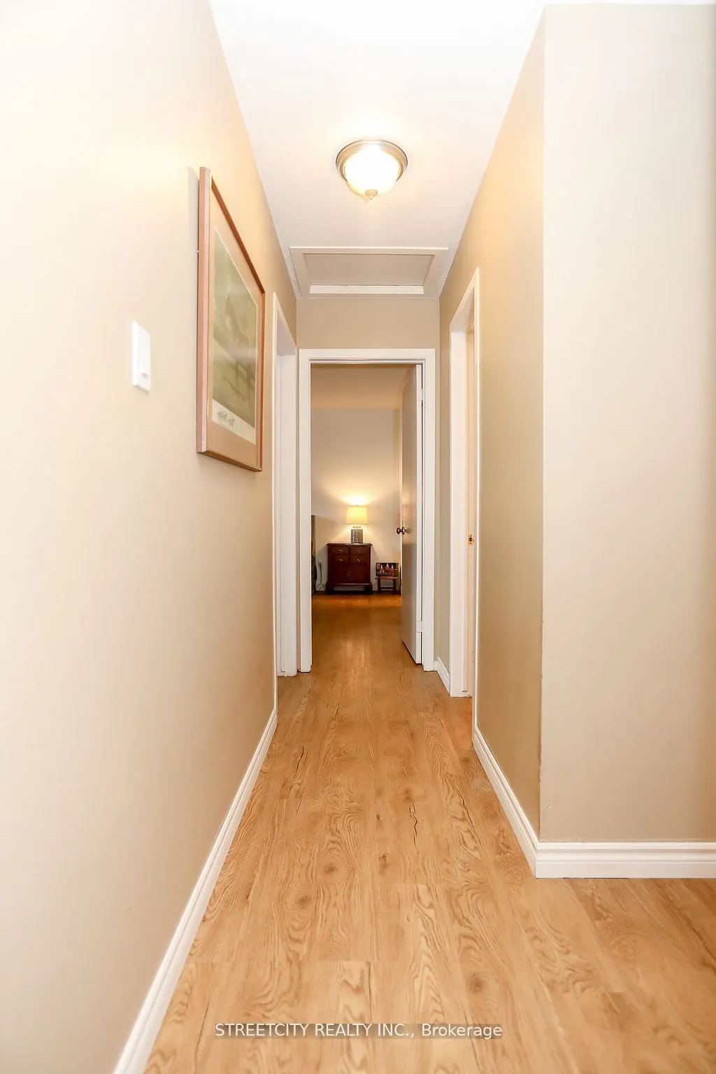 9 Cottonwood Crescent W