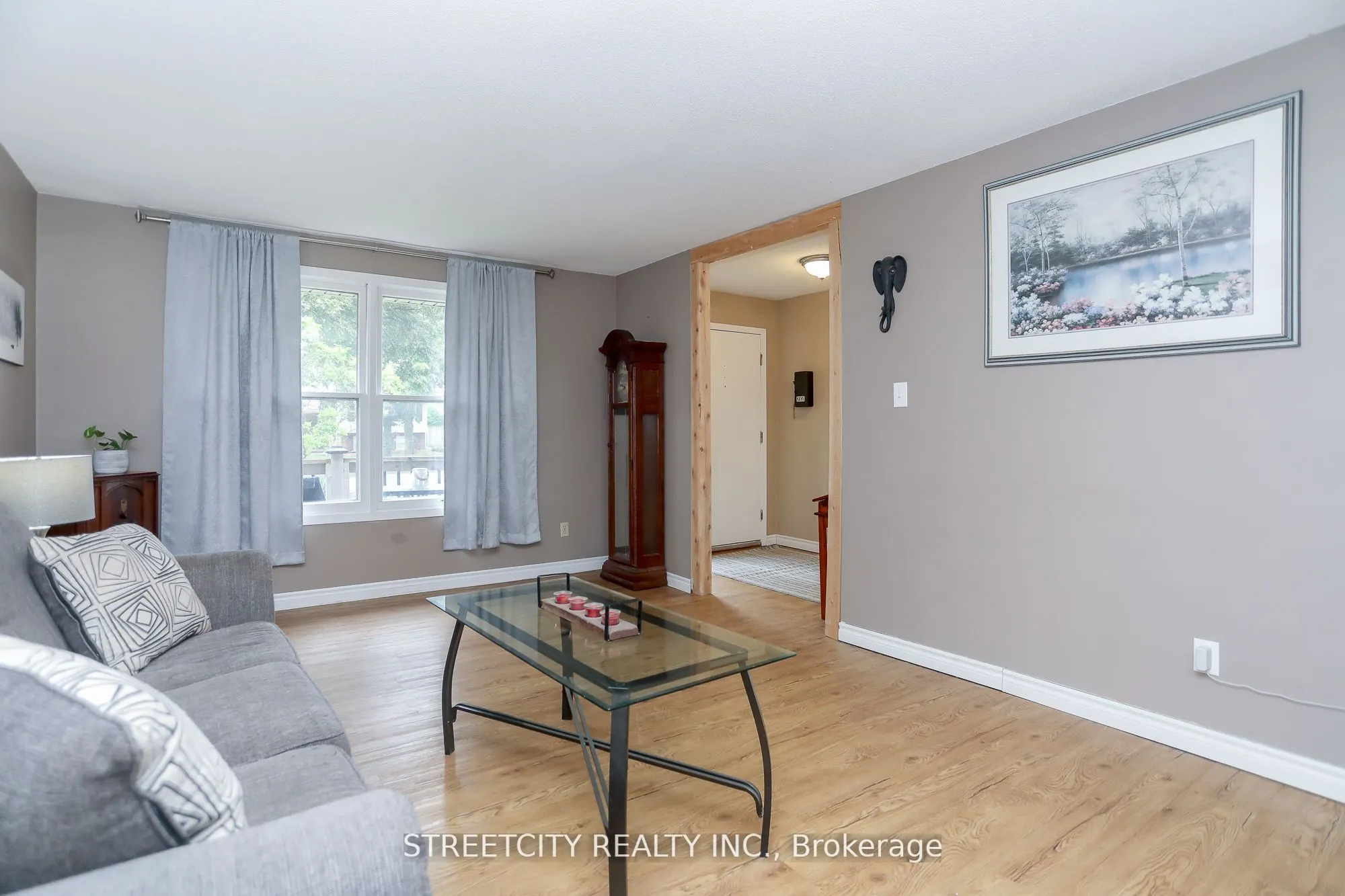 9 Cottonwood Crescent W