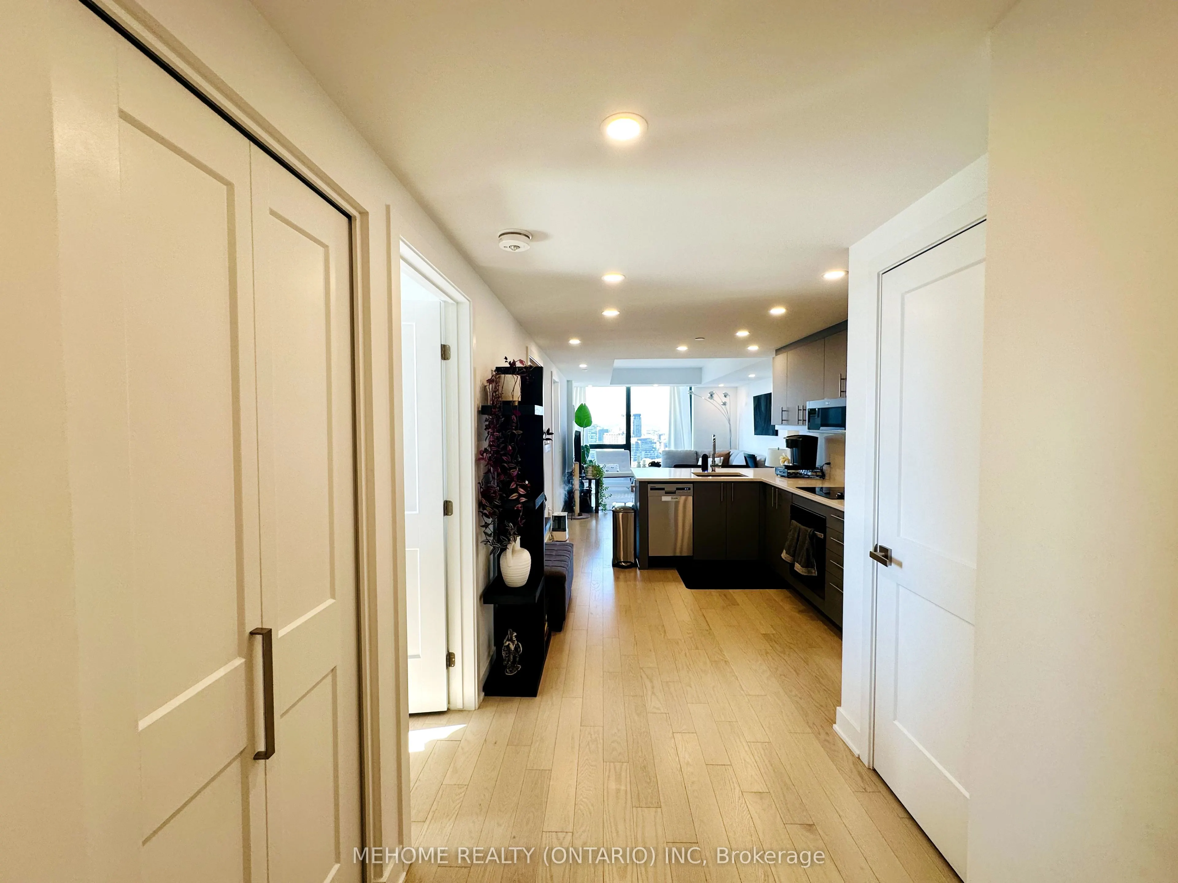 340 Queen Street, #2201