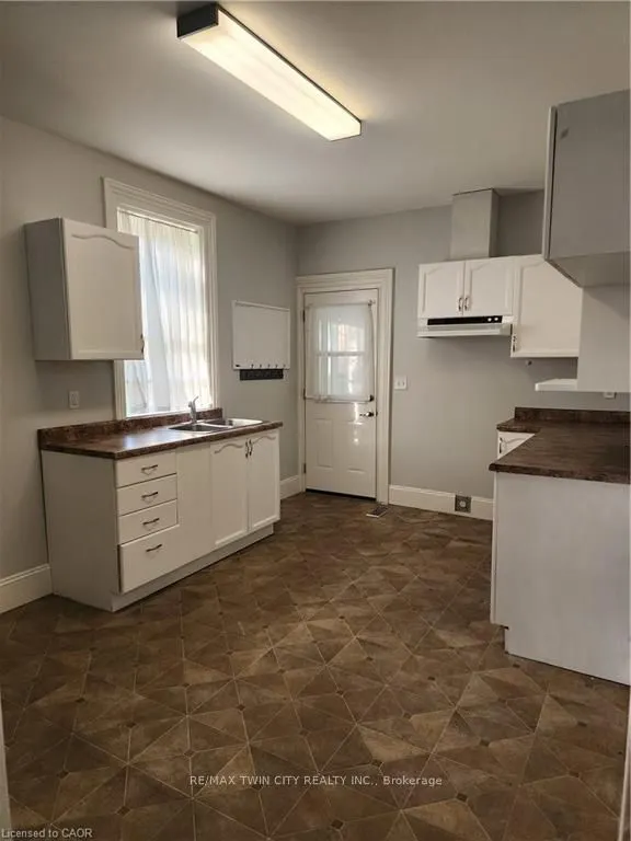 141 Laurel Street, #A