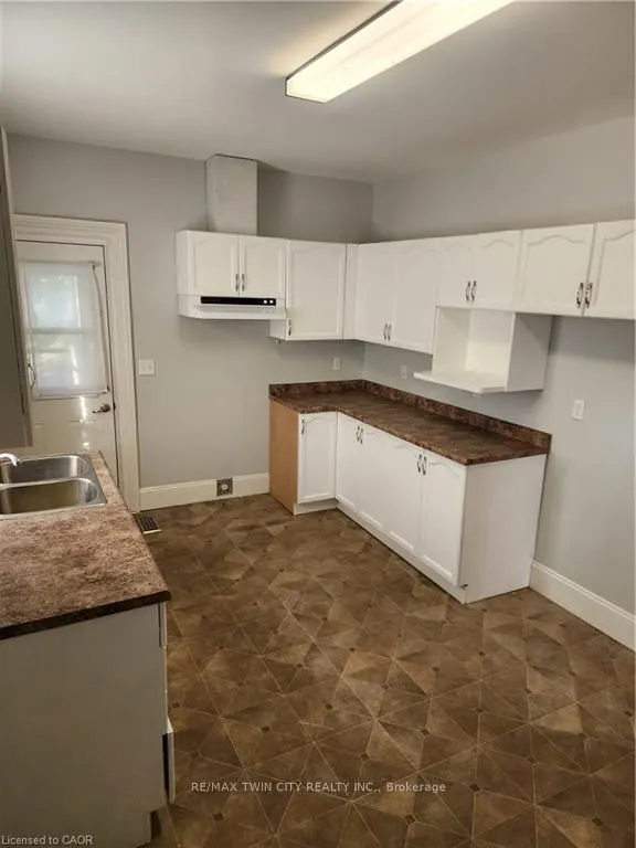141 Laurel Street, #A