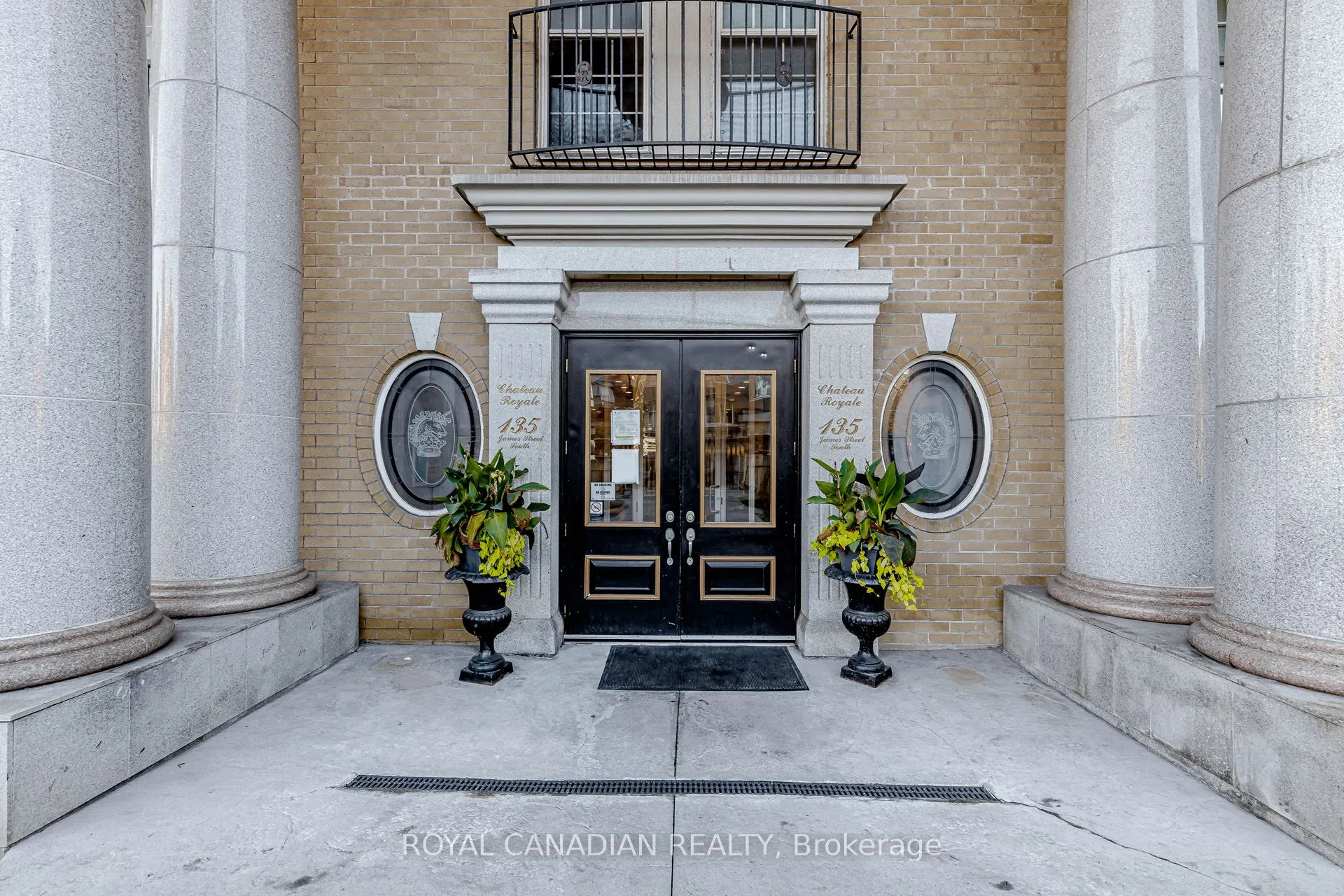 135 James Street S, #1114
