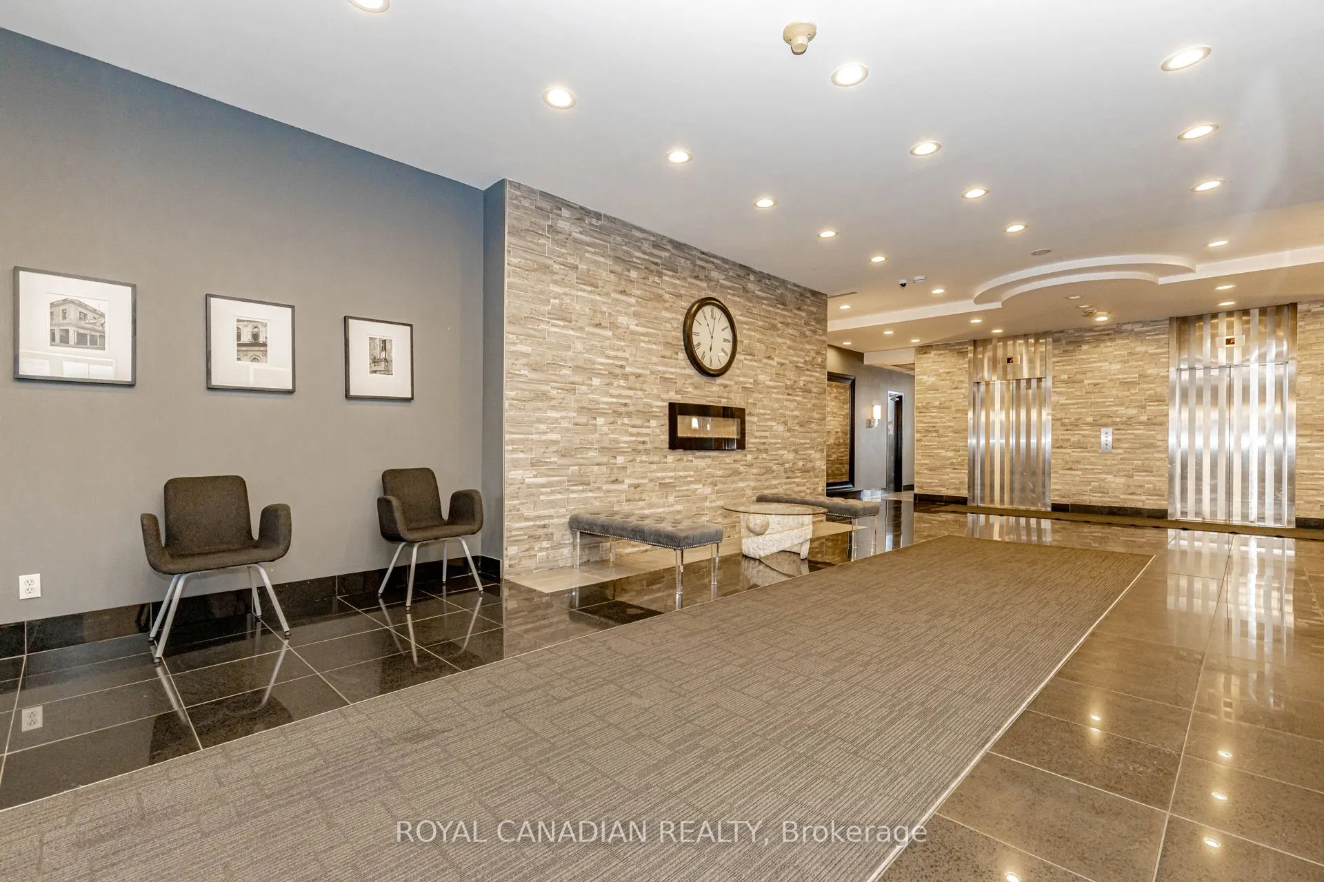 135 James Street S, #1114