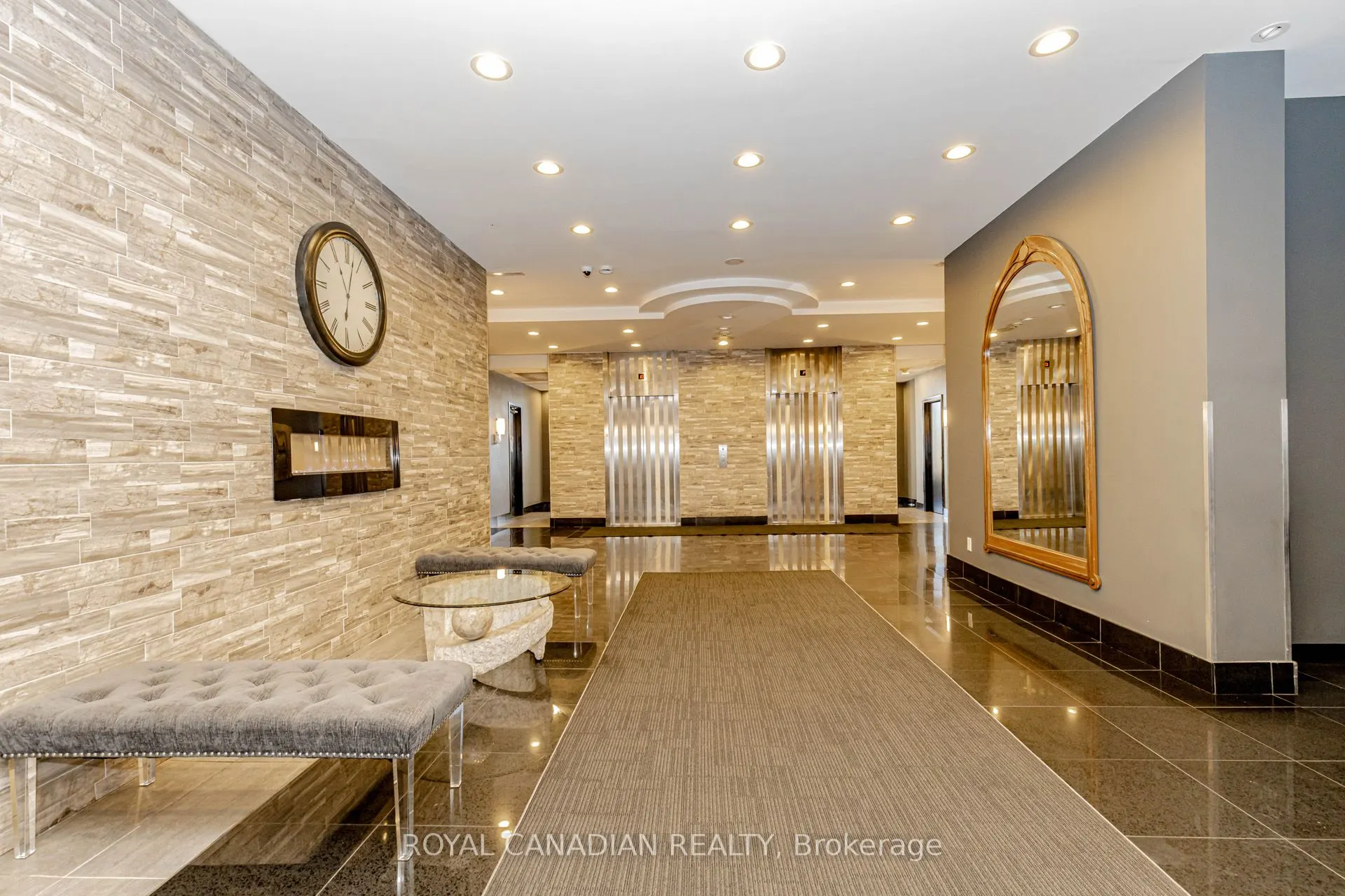 135 James Street S, #1114