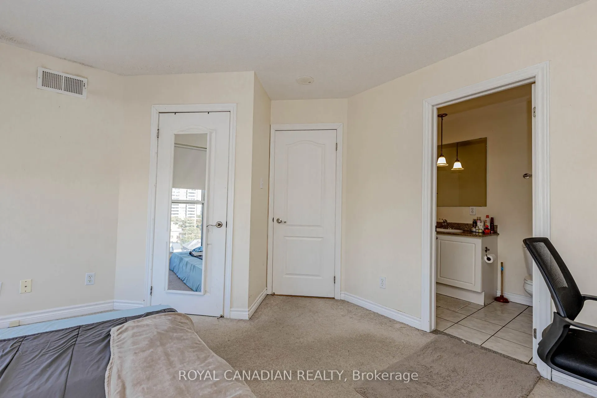 135 James Street S, #1114