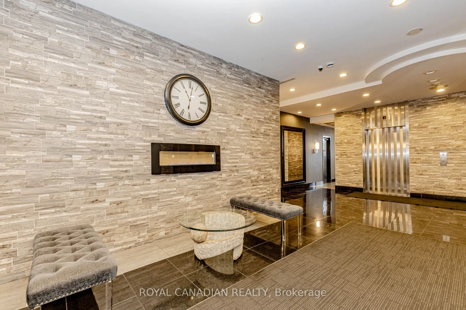 135 James Street S, #1114