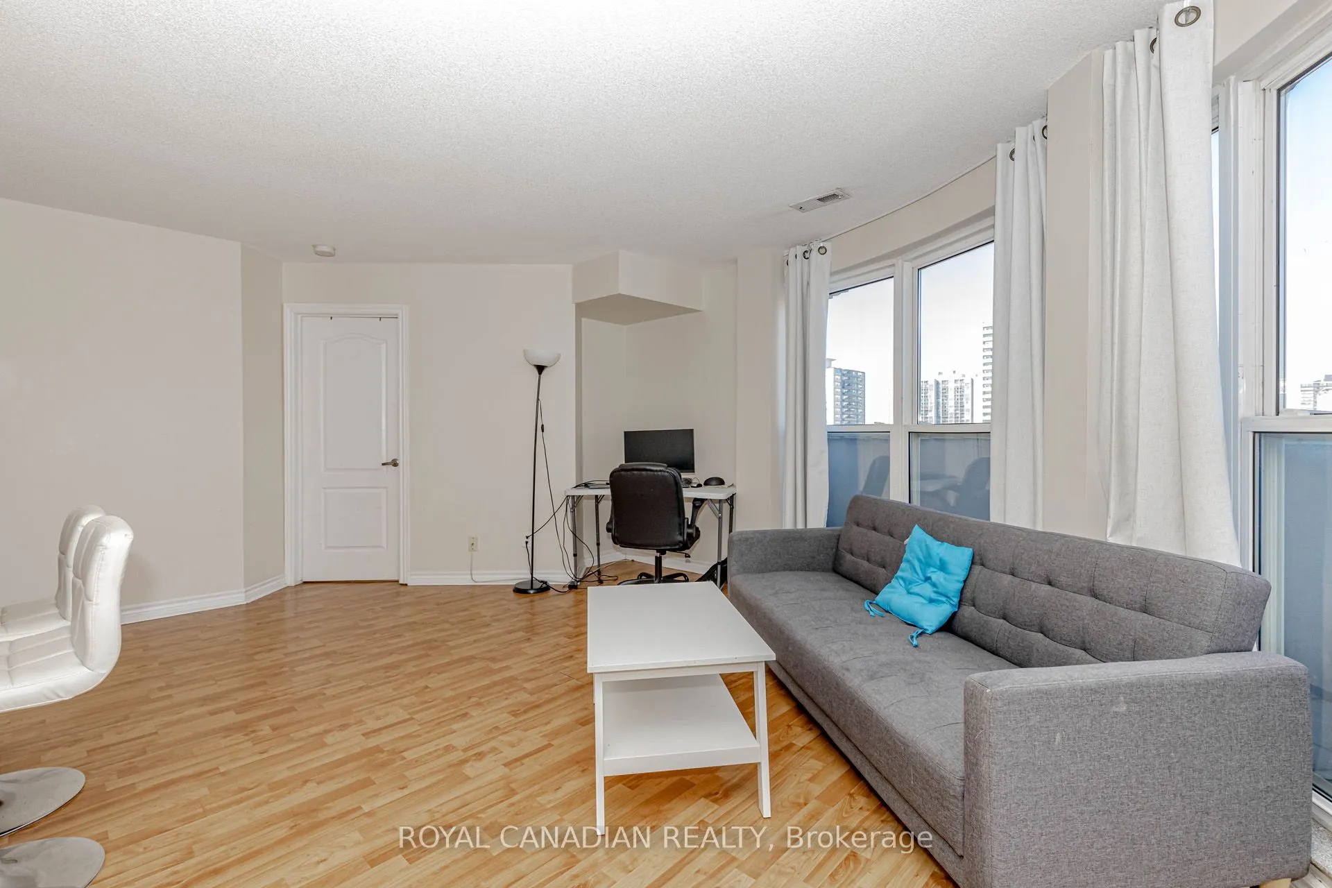 135 James Street S, #1114