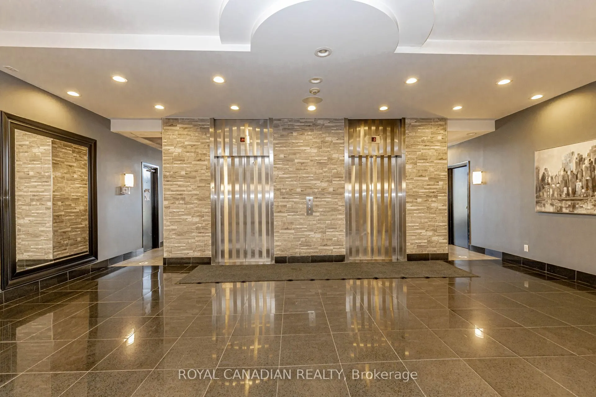 135 James Street S, #1114