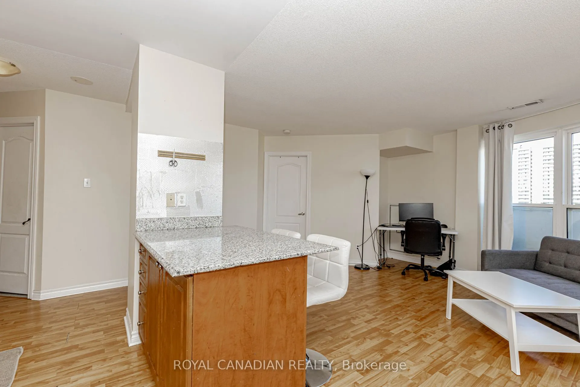 135 James Street S, #1114