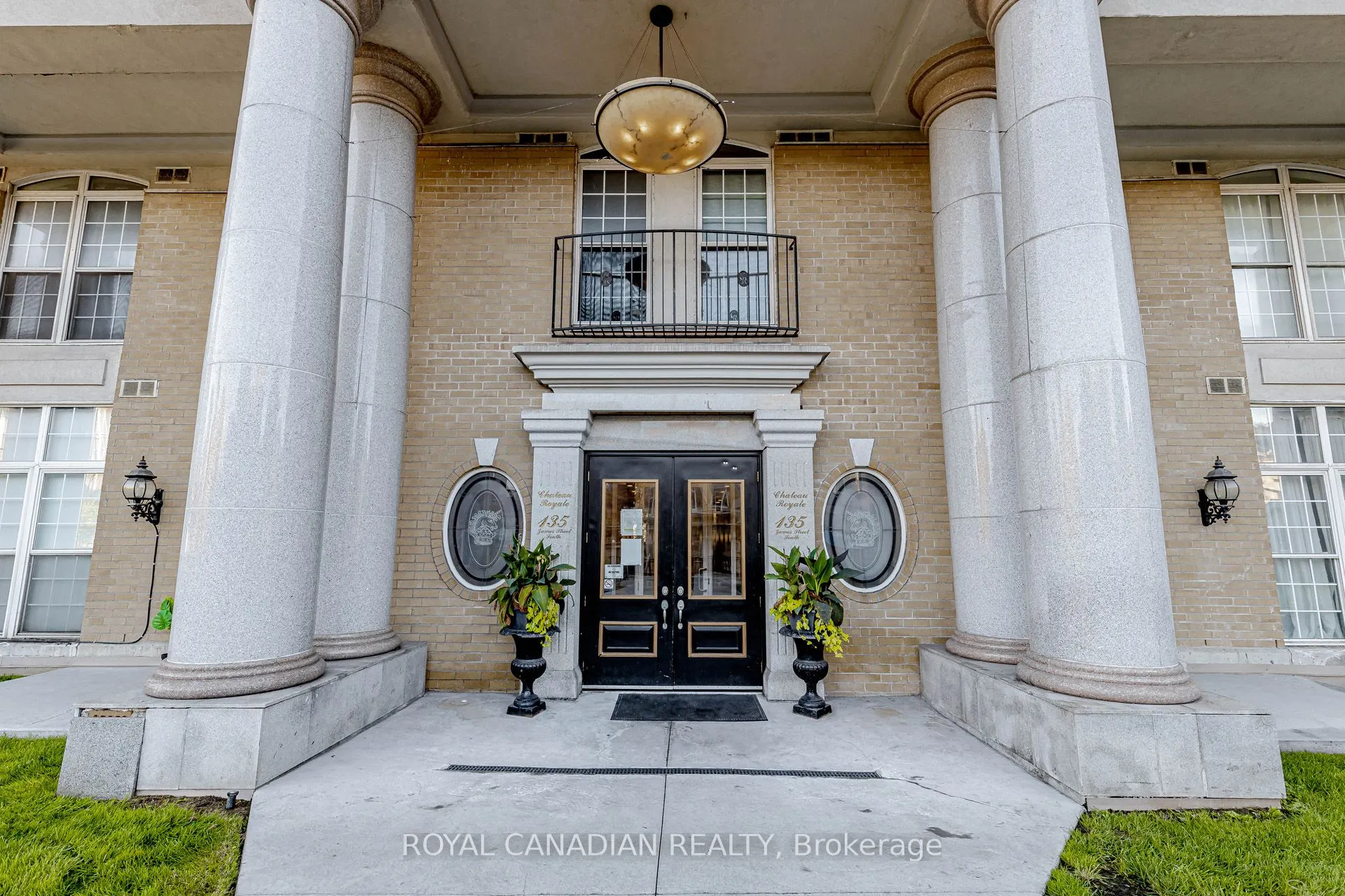 135 James Street S, #1114