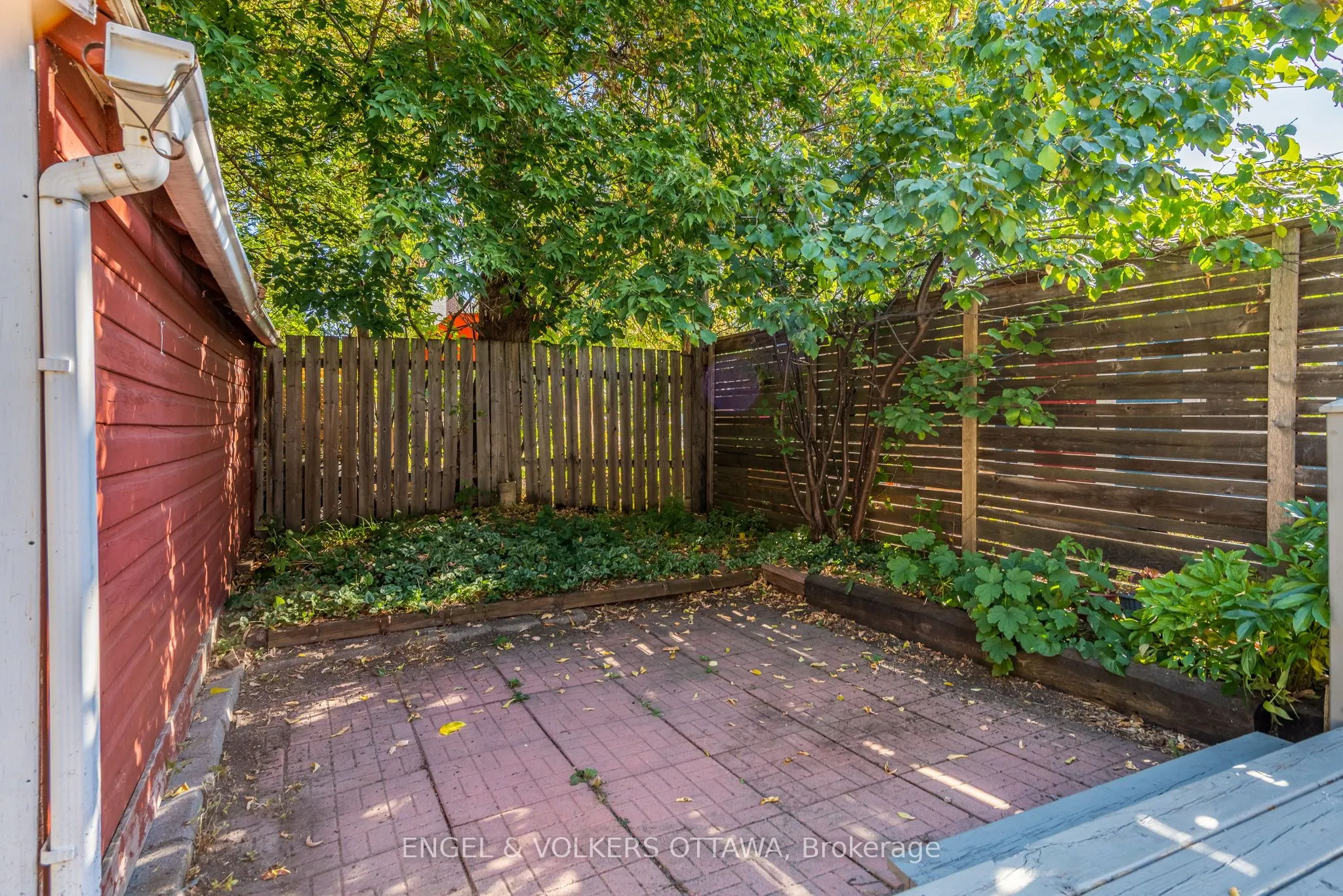 329 Hamilton Avenue S