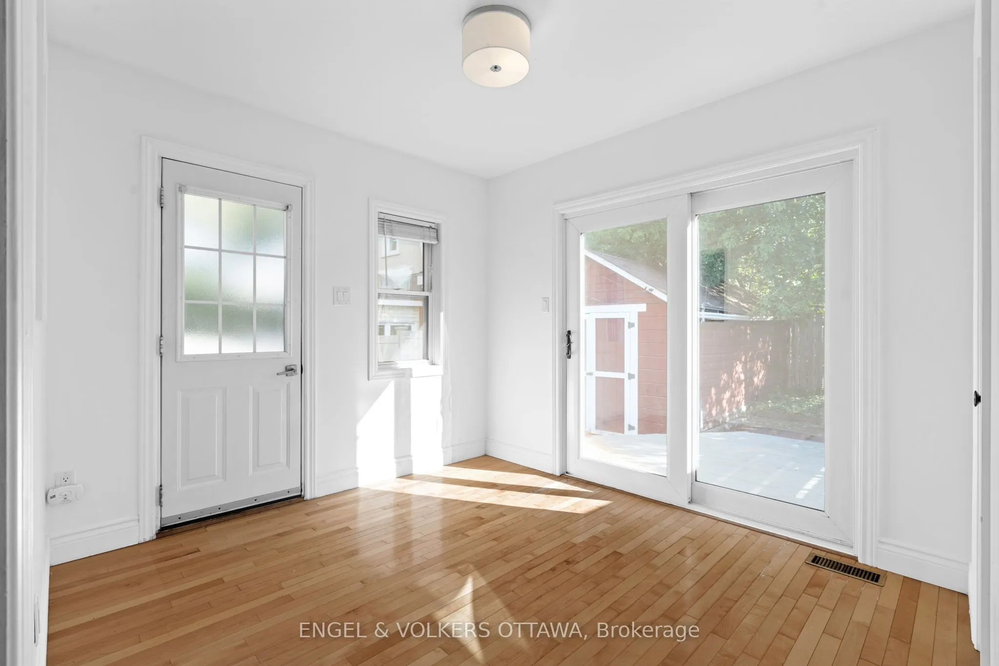 329 Hamilton Avenue S