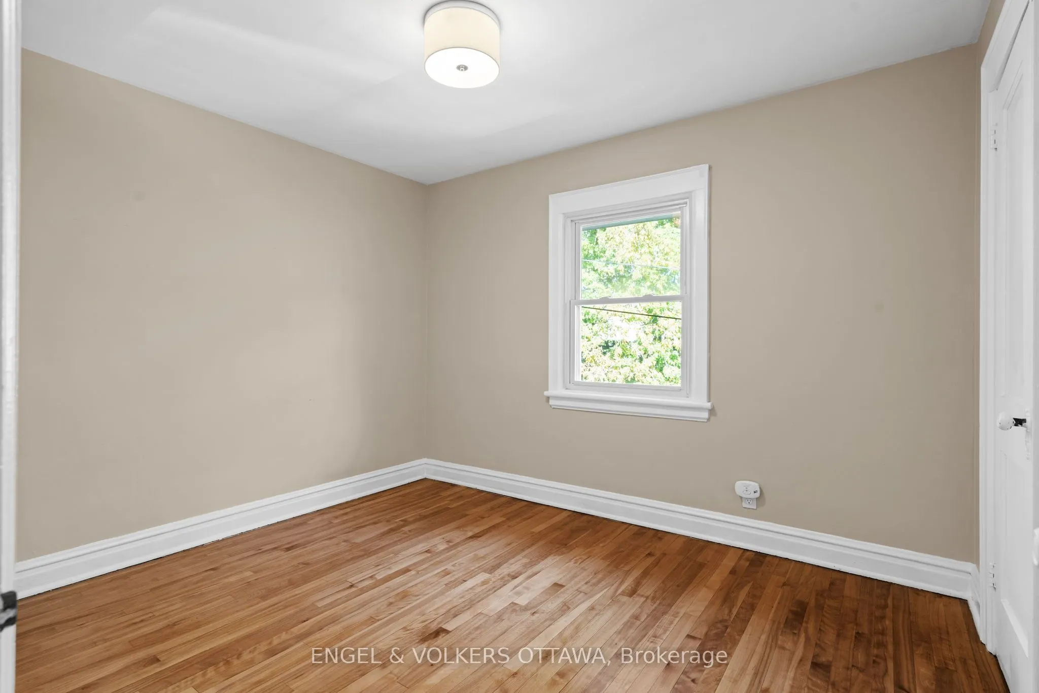 329 Hamilton Avenue S