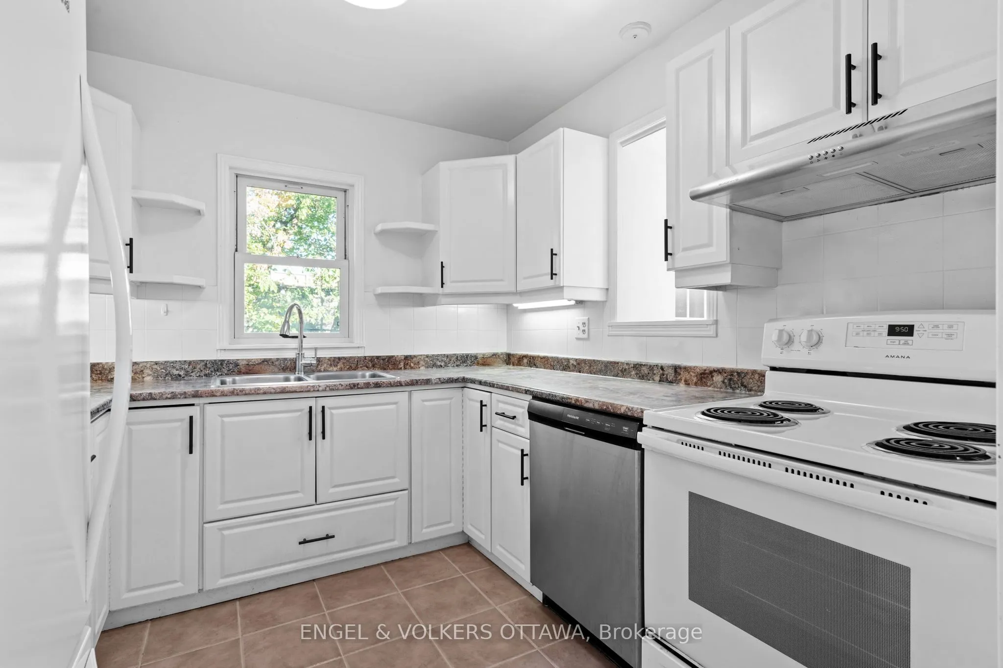 329 Hamilton Avenue S
