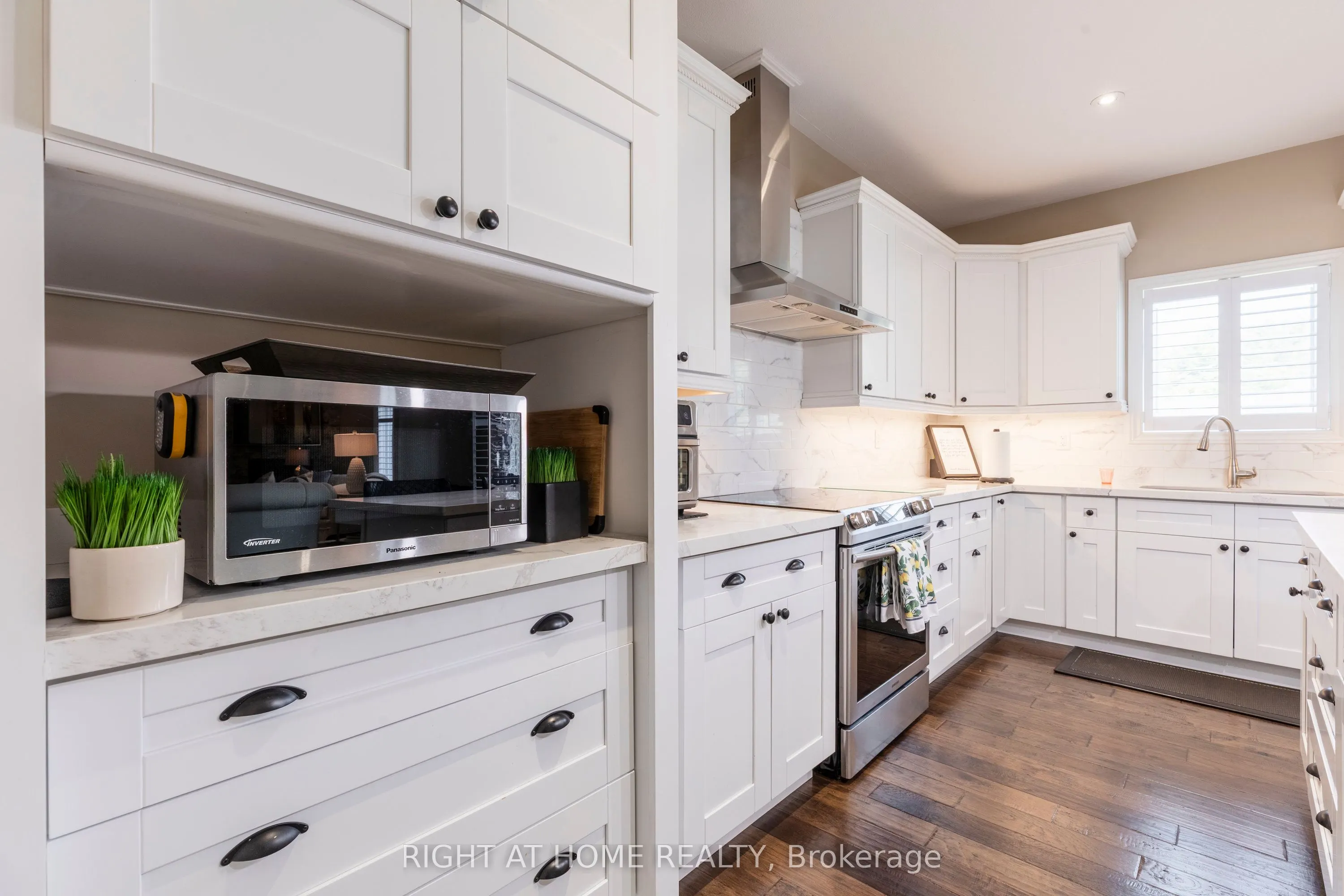 6 Bluenose Drive
