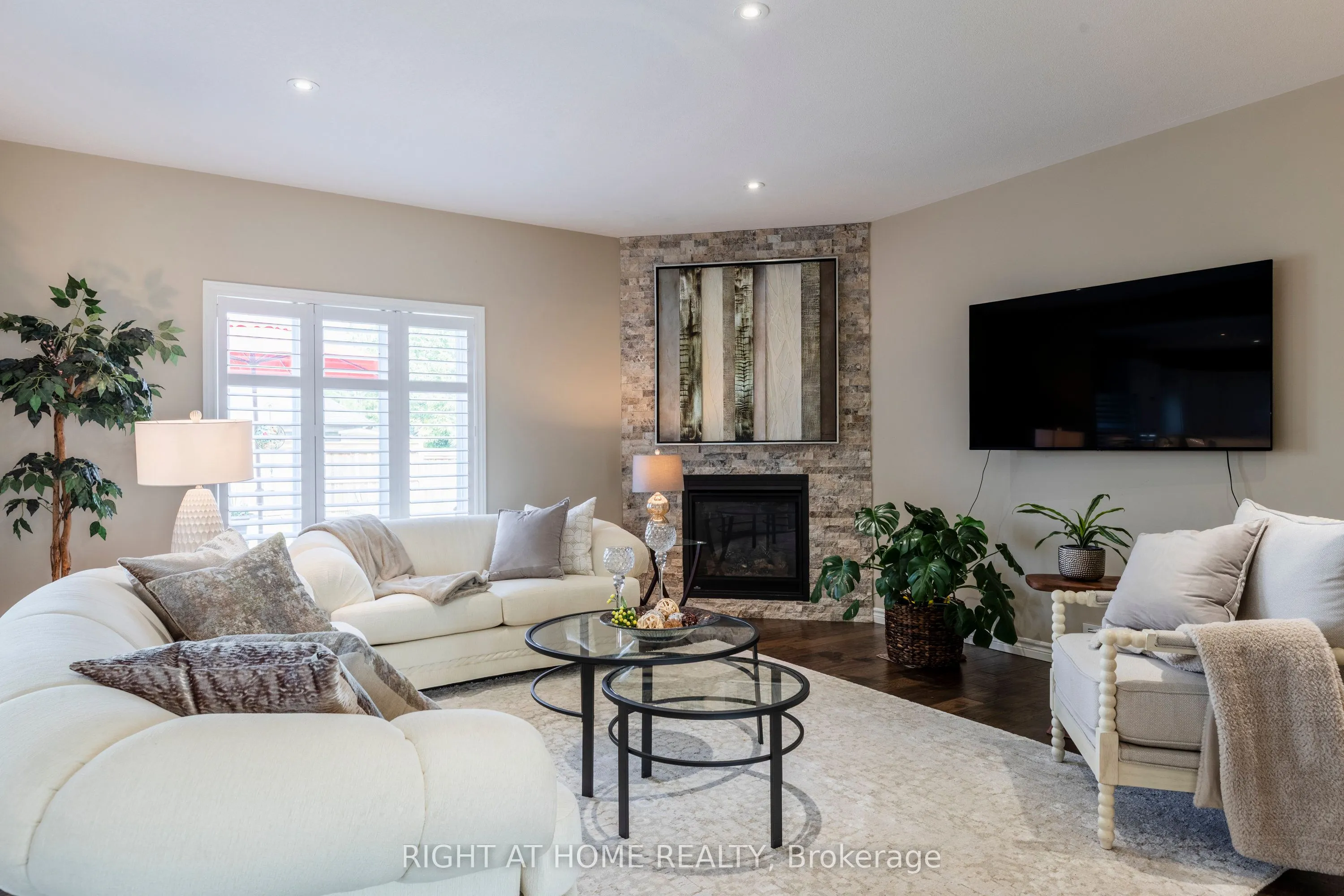 6 Bluenose Drive