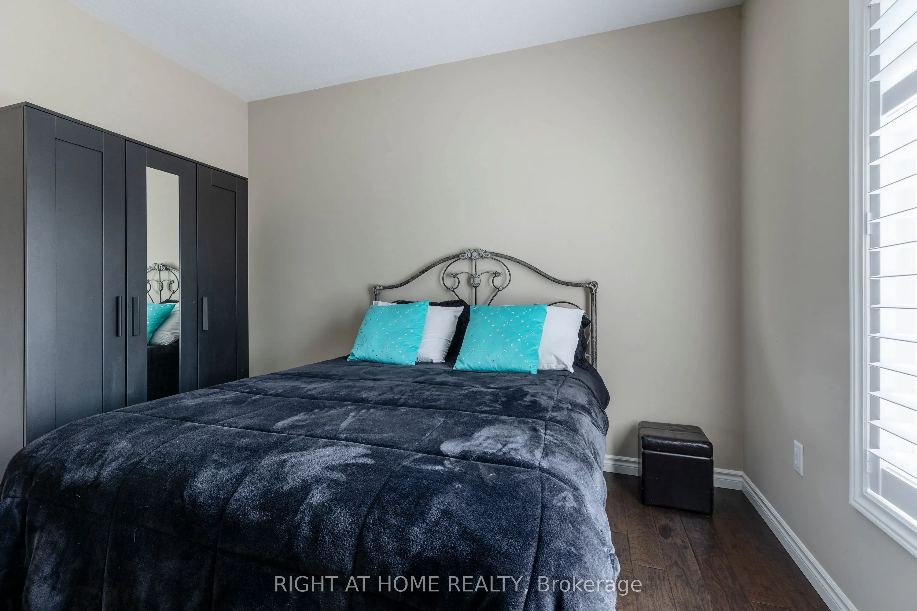 6 Bluenose Drive