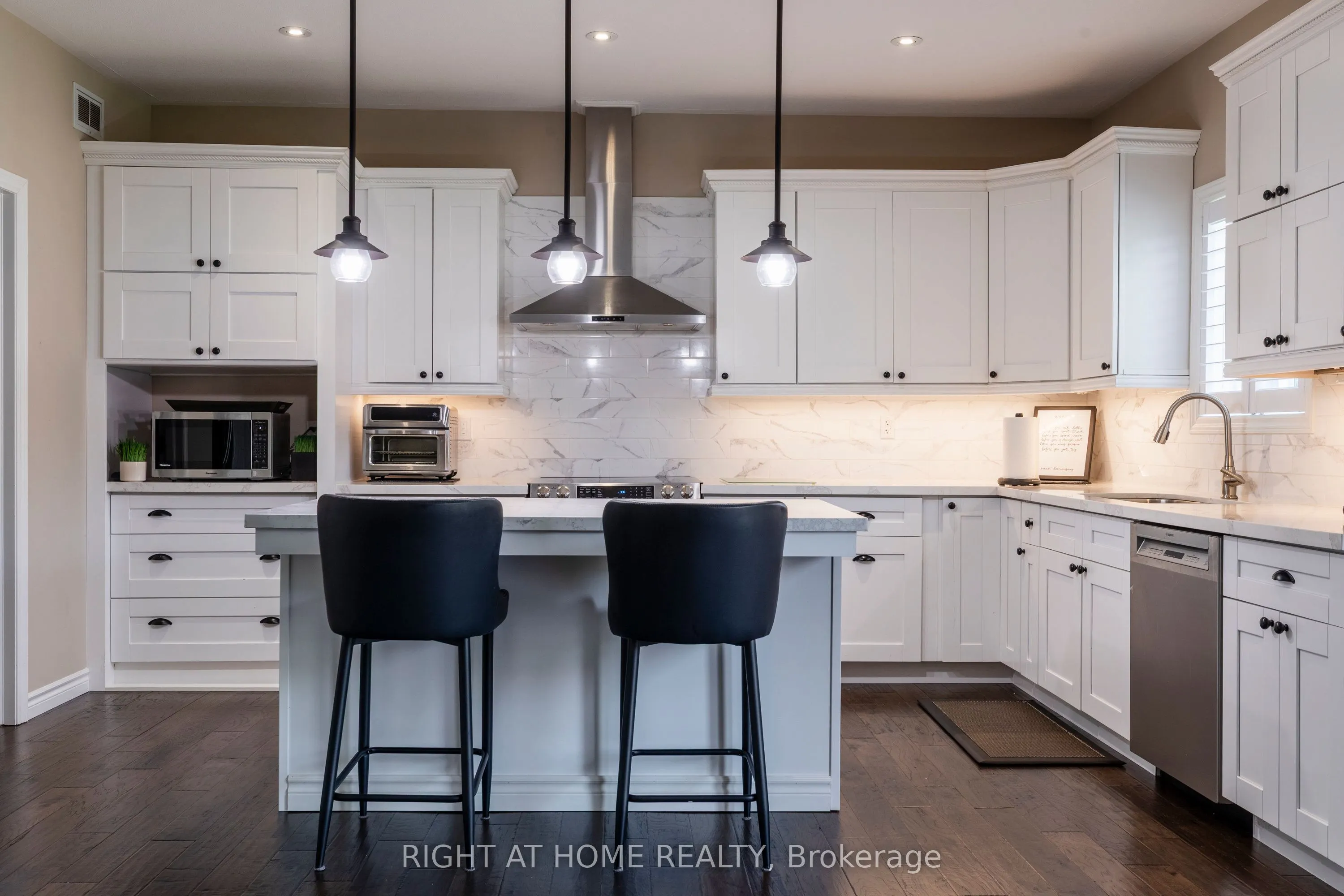 6 Bluenose Drive