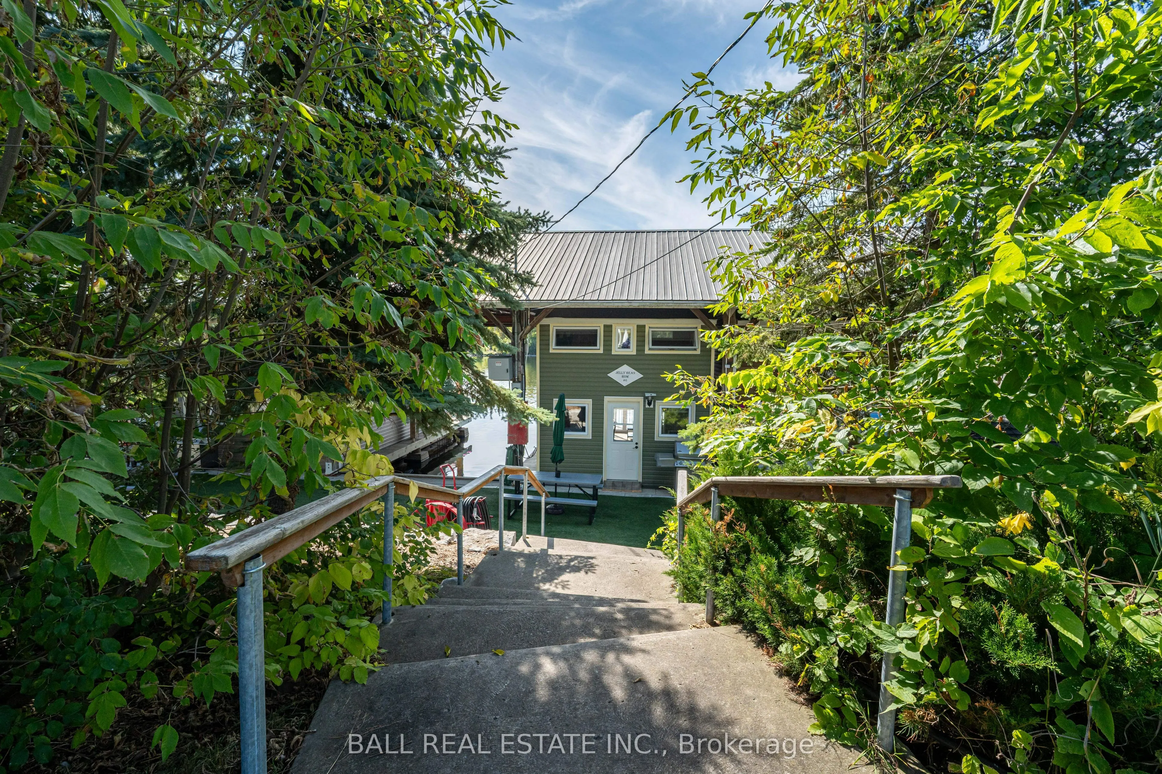 71 Front Street E
