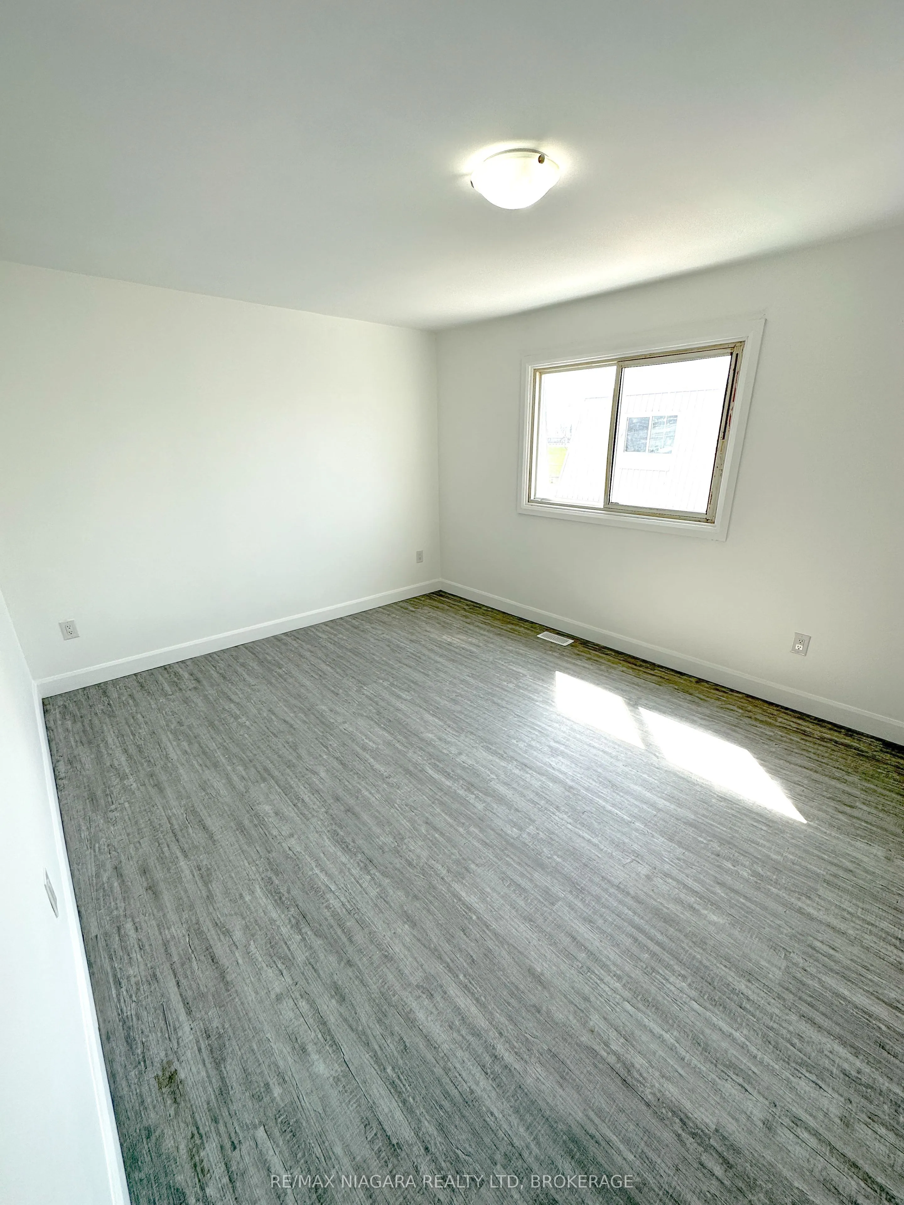 71 Hagey Avenue, #1