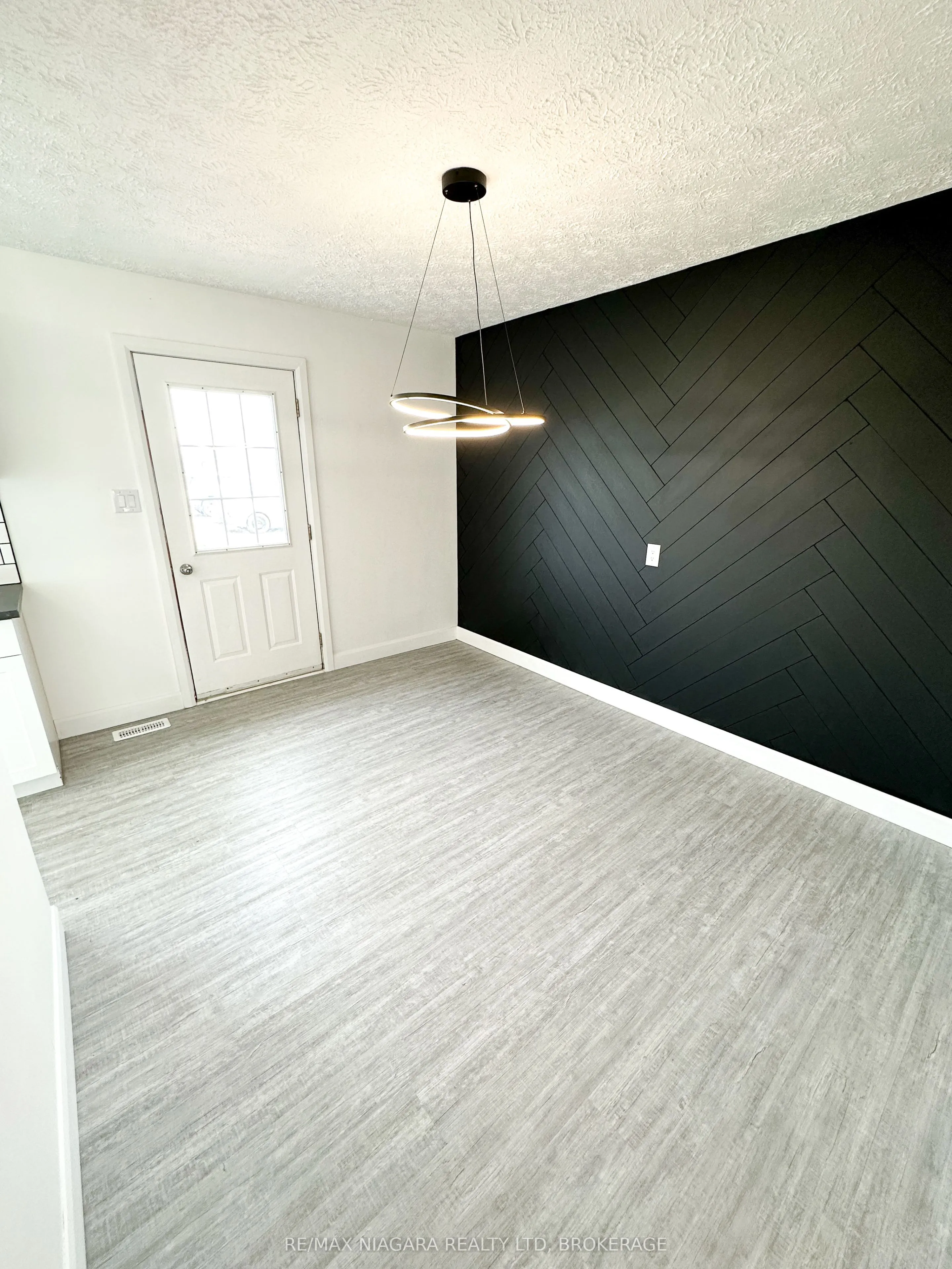 71 Hagey Avenue, #1