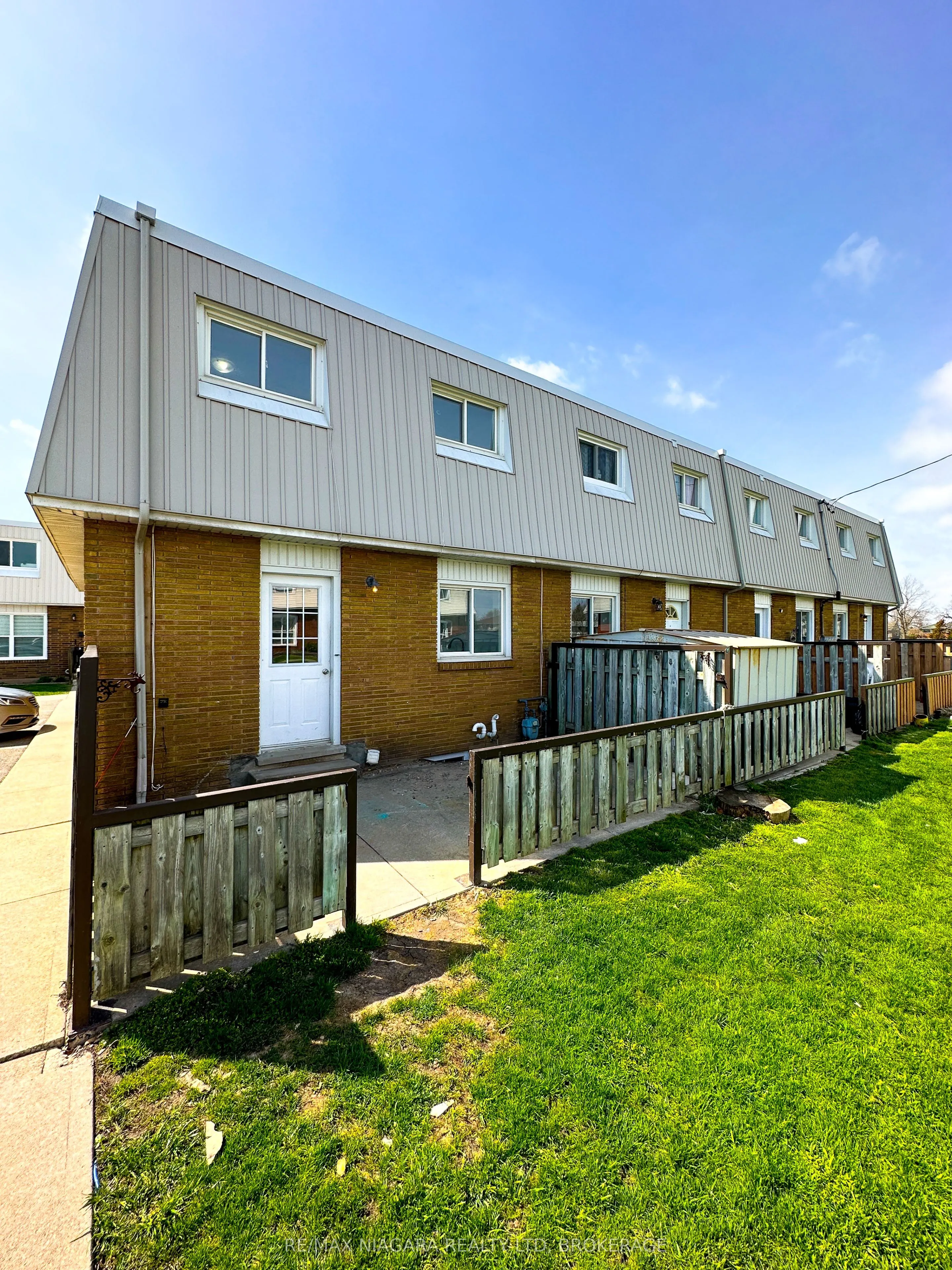 71 Hagey Avenue, #1