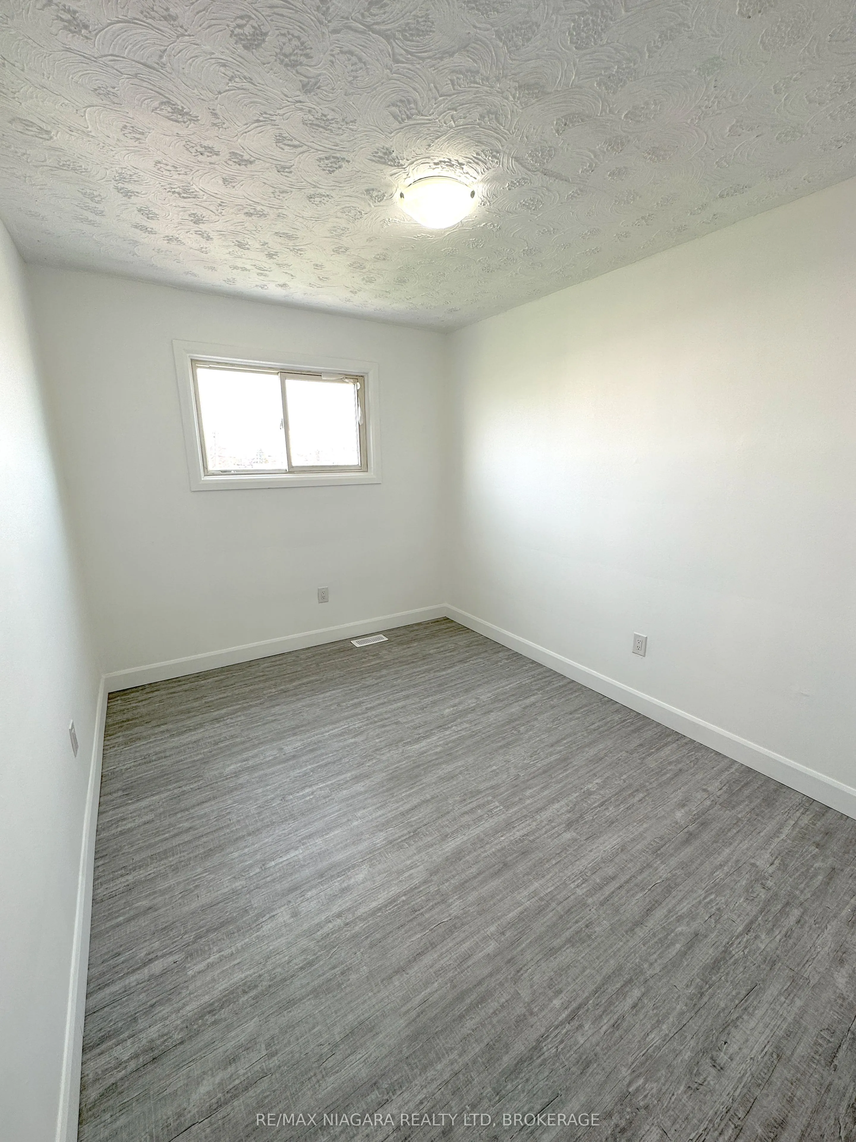 71 Hagey Avenue, #1