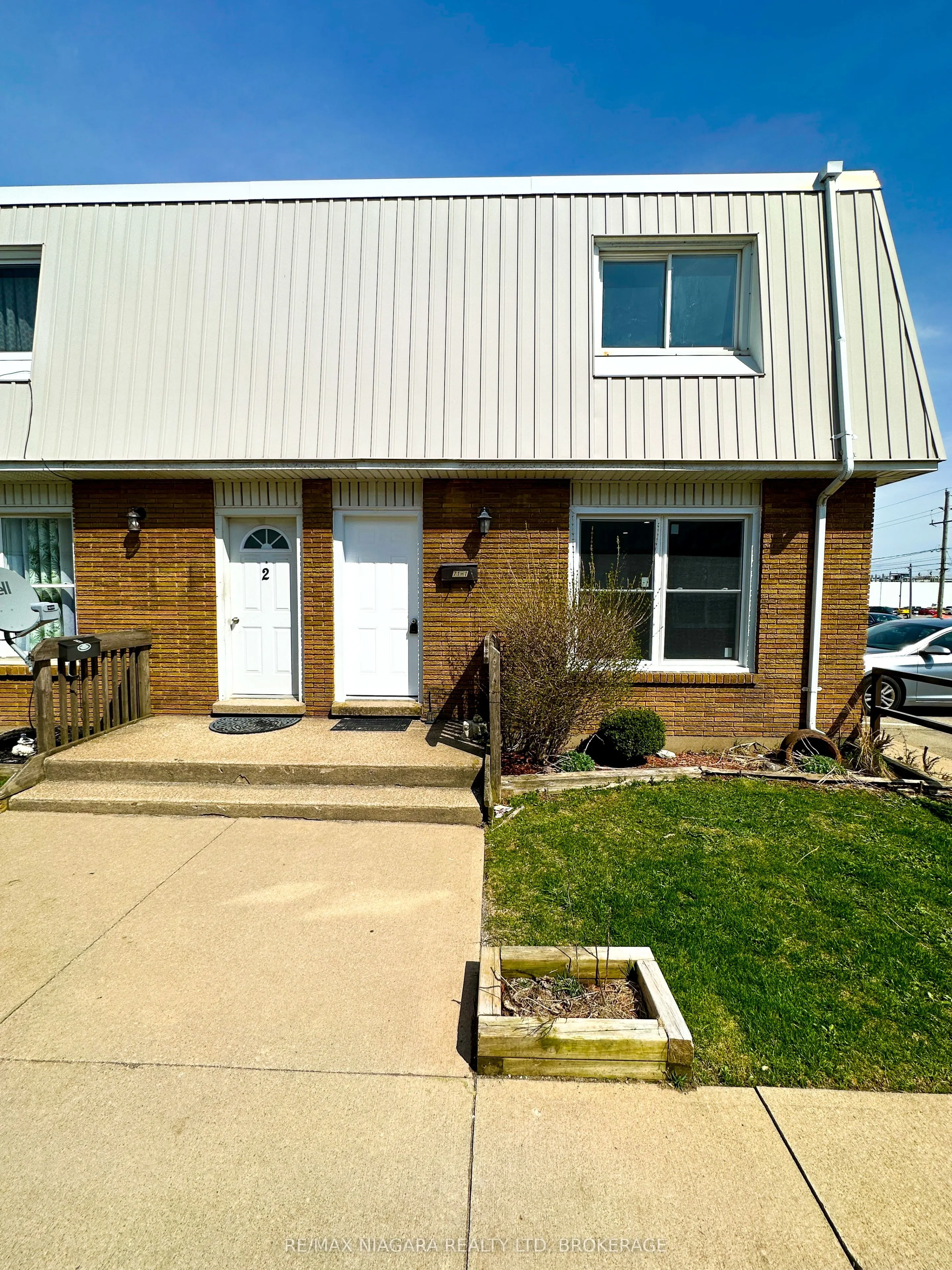 71 Hagey Avenue, #1
