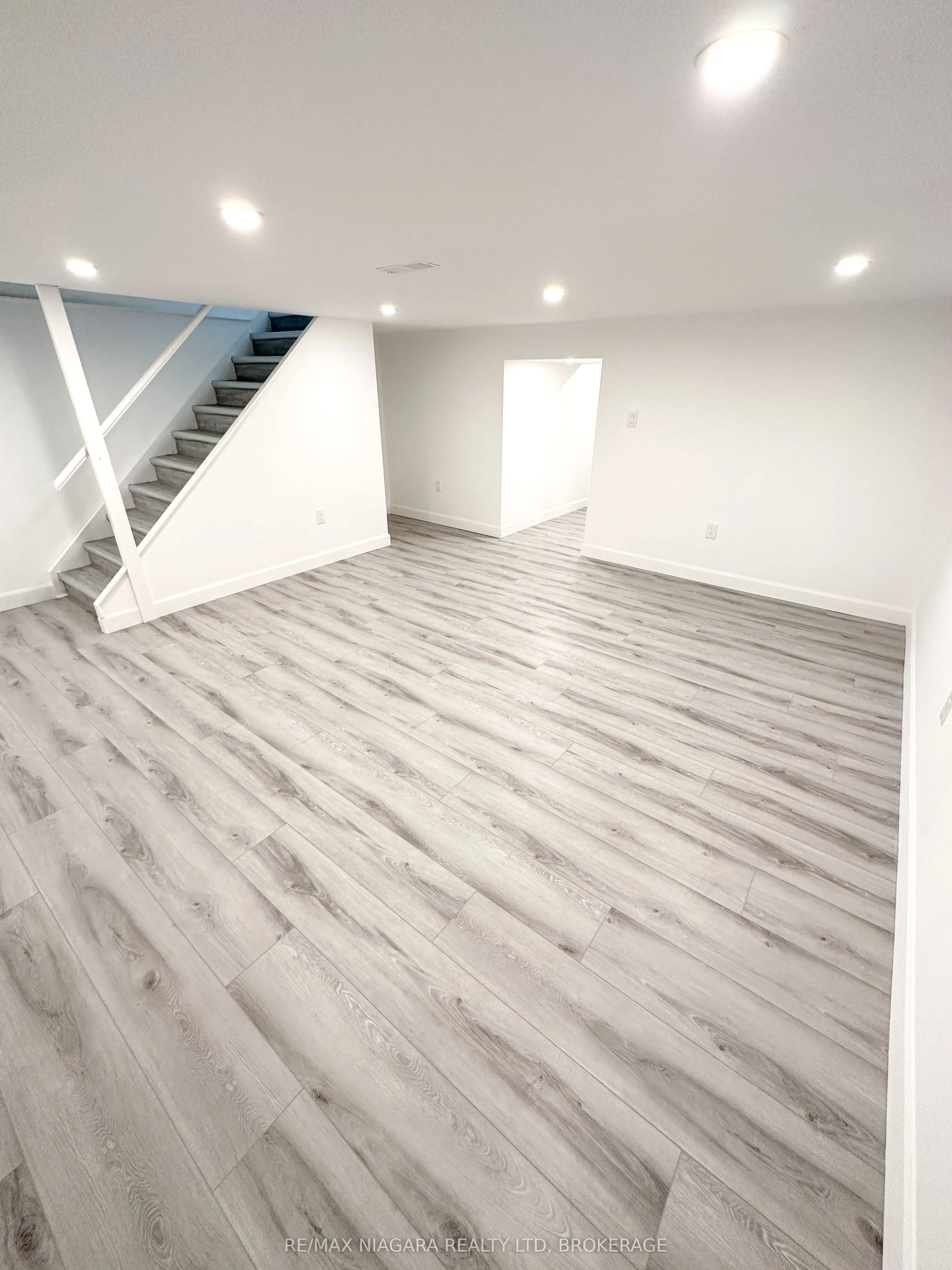 71 Hagey Avenue, #1