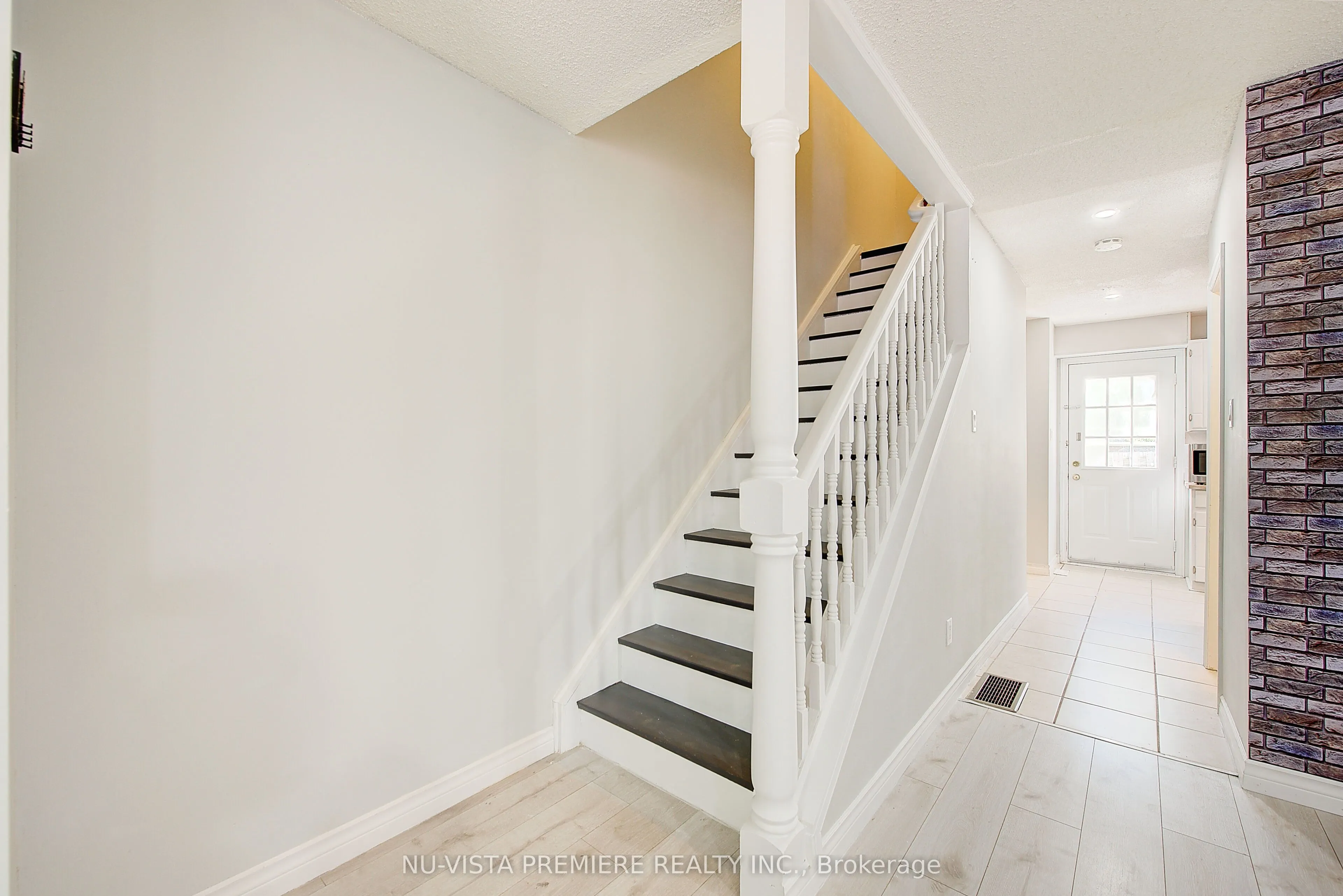 374 Homestead Court, #21