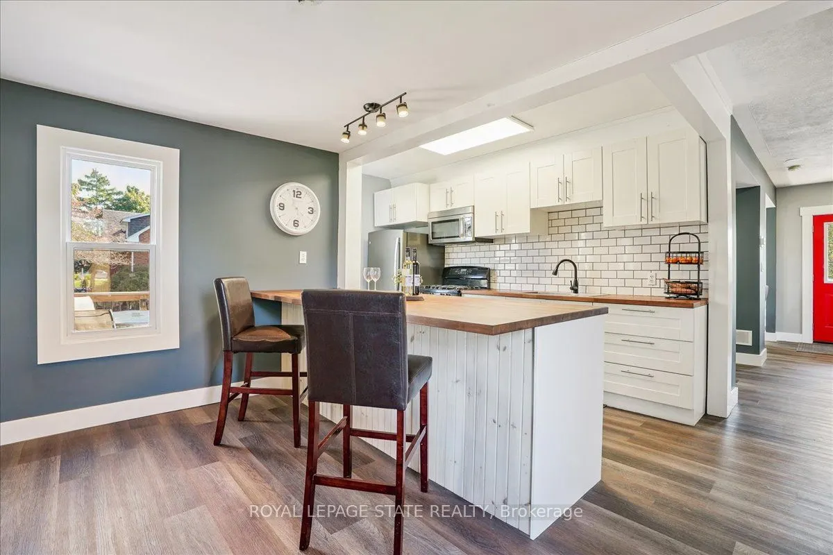 15 Main Avenue E