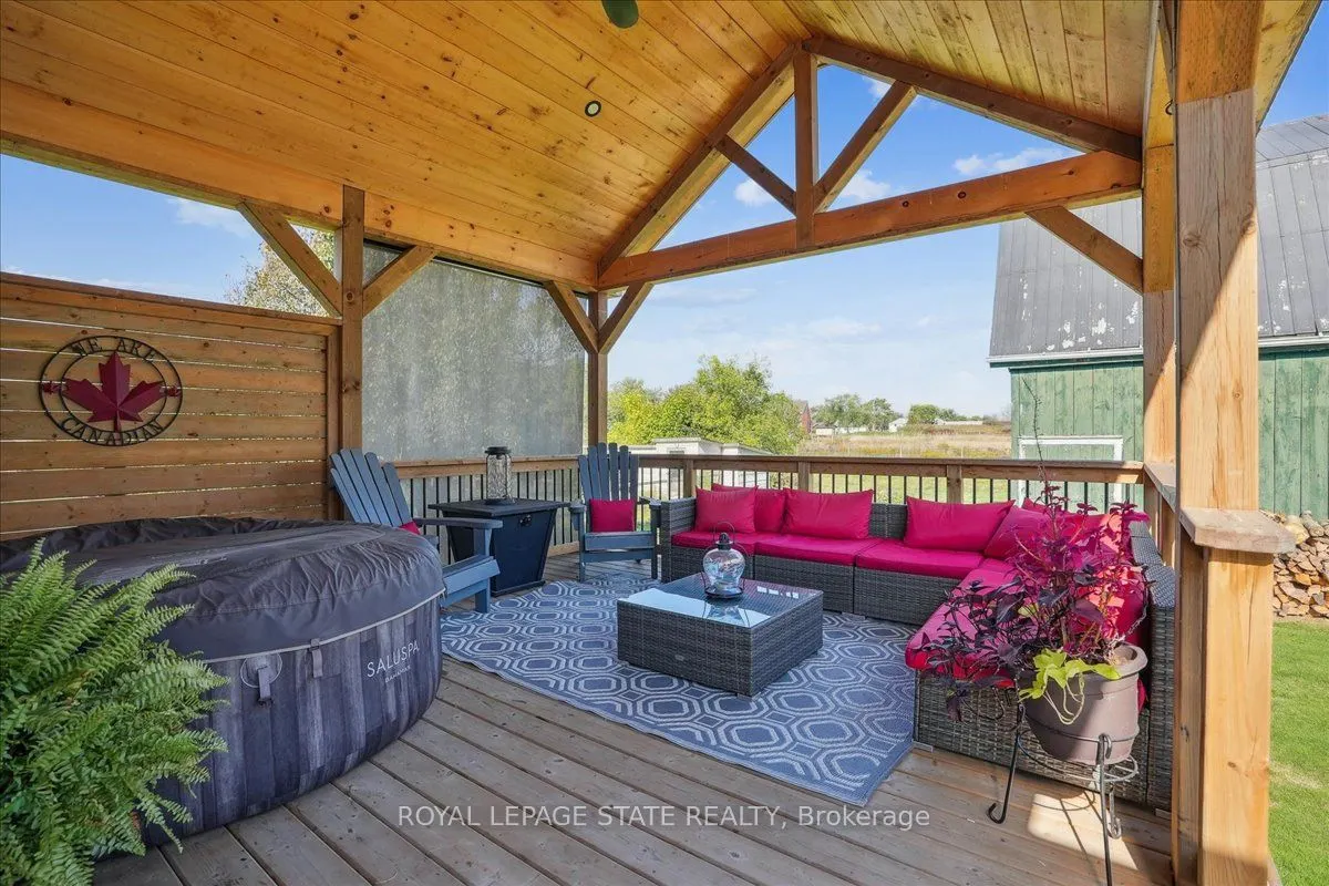 15 Main Avenue E