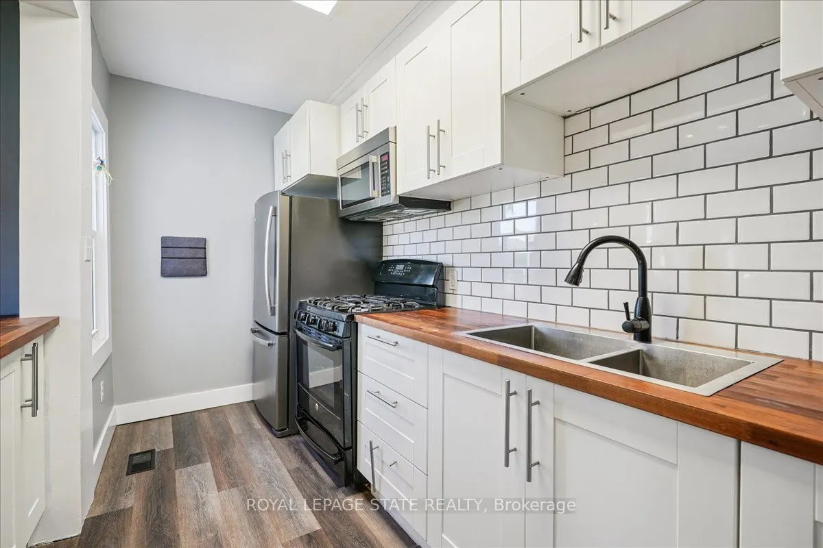 15 Main Avenue E