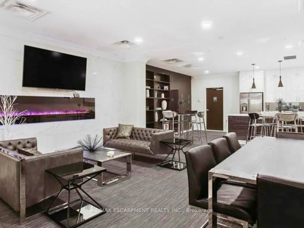 112 King Street E, #903