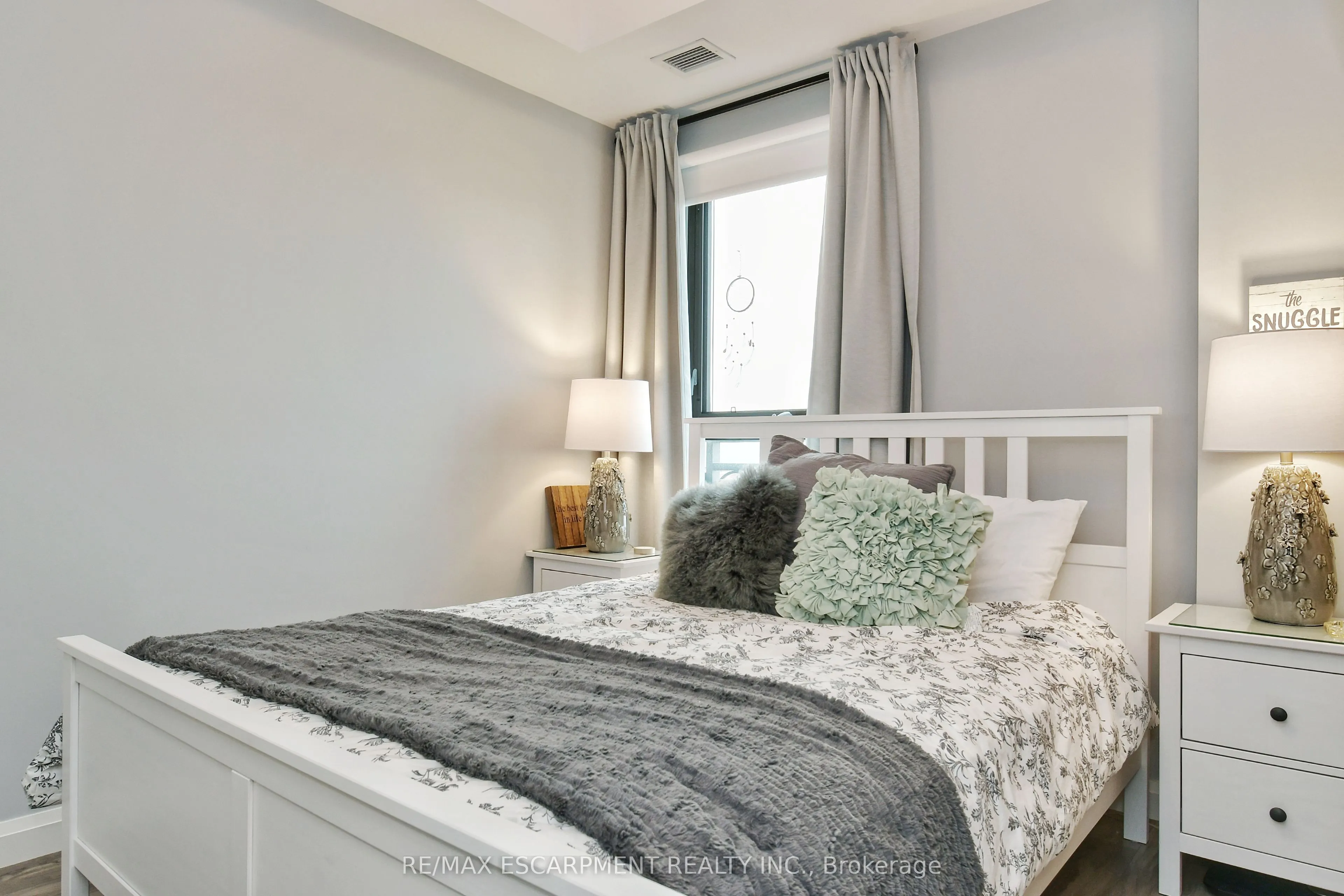 112 King Street E, #903