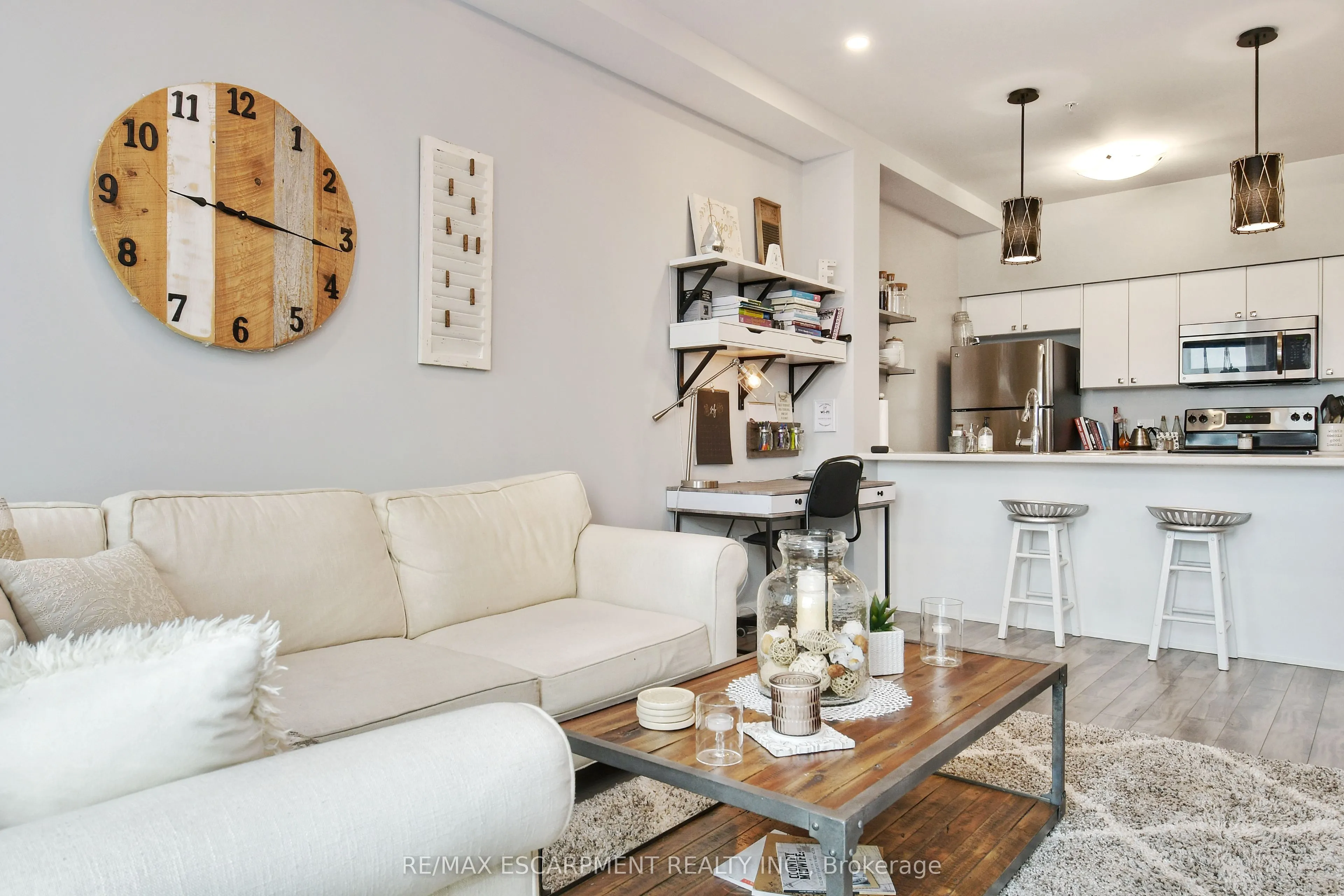 112 King Street E, #903