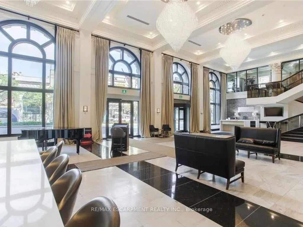 112 King Street E, #903