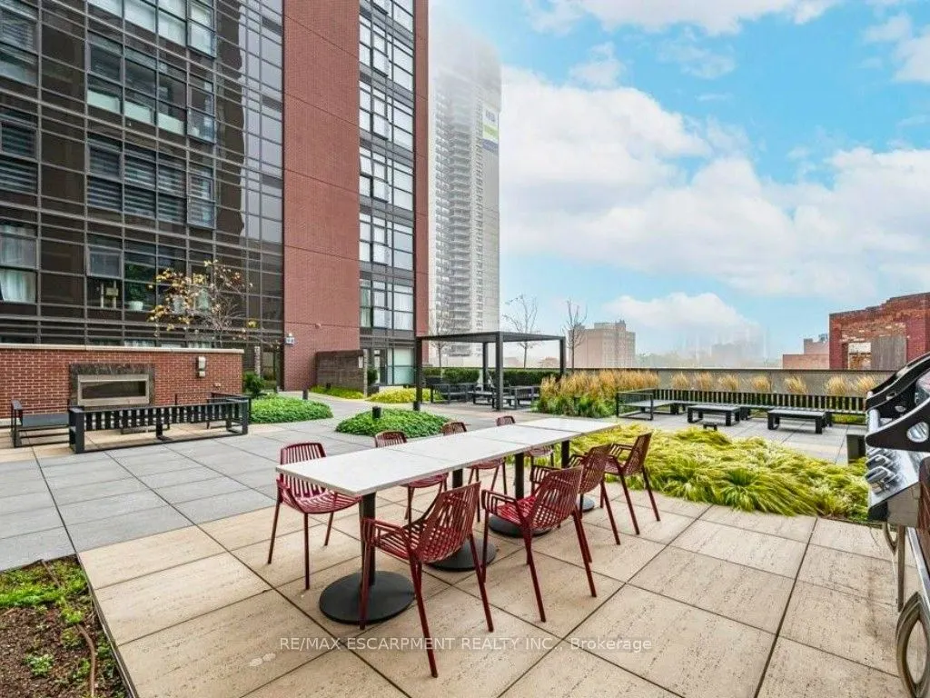 112 King Street E, #903