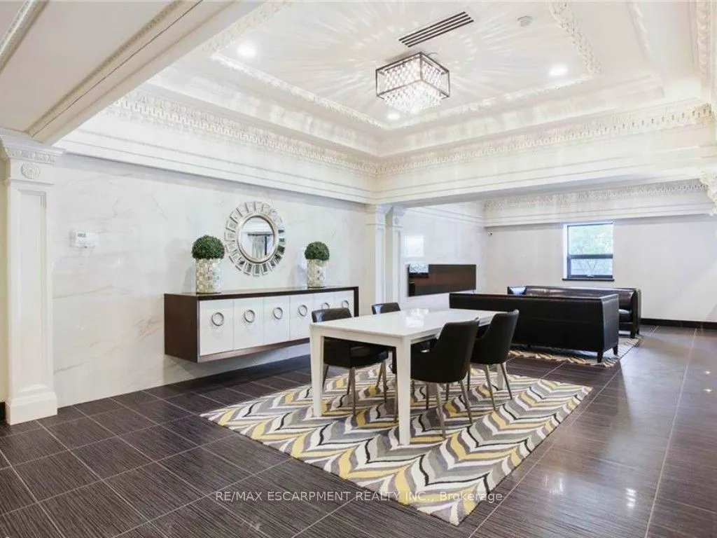 112 King Street E, #903