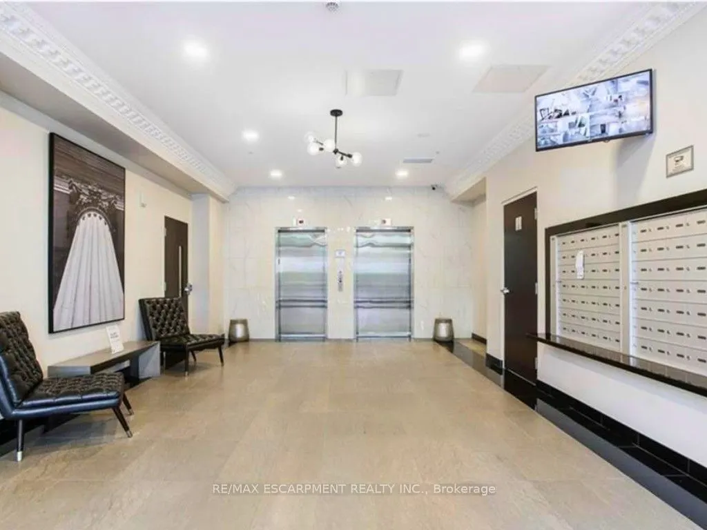 112 King Street E, #903
