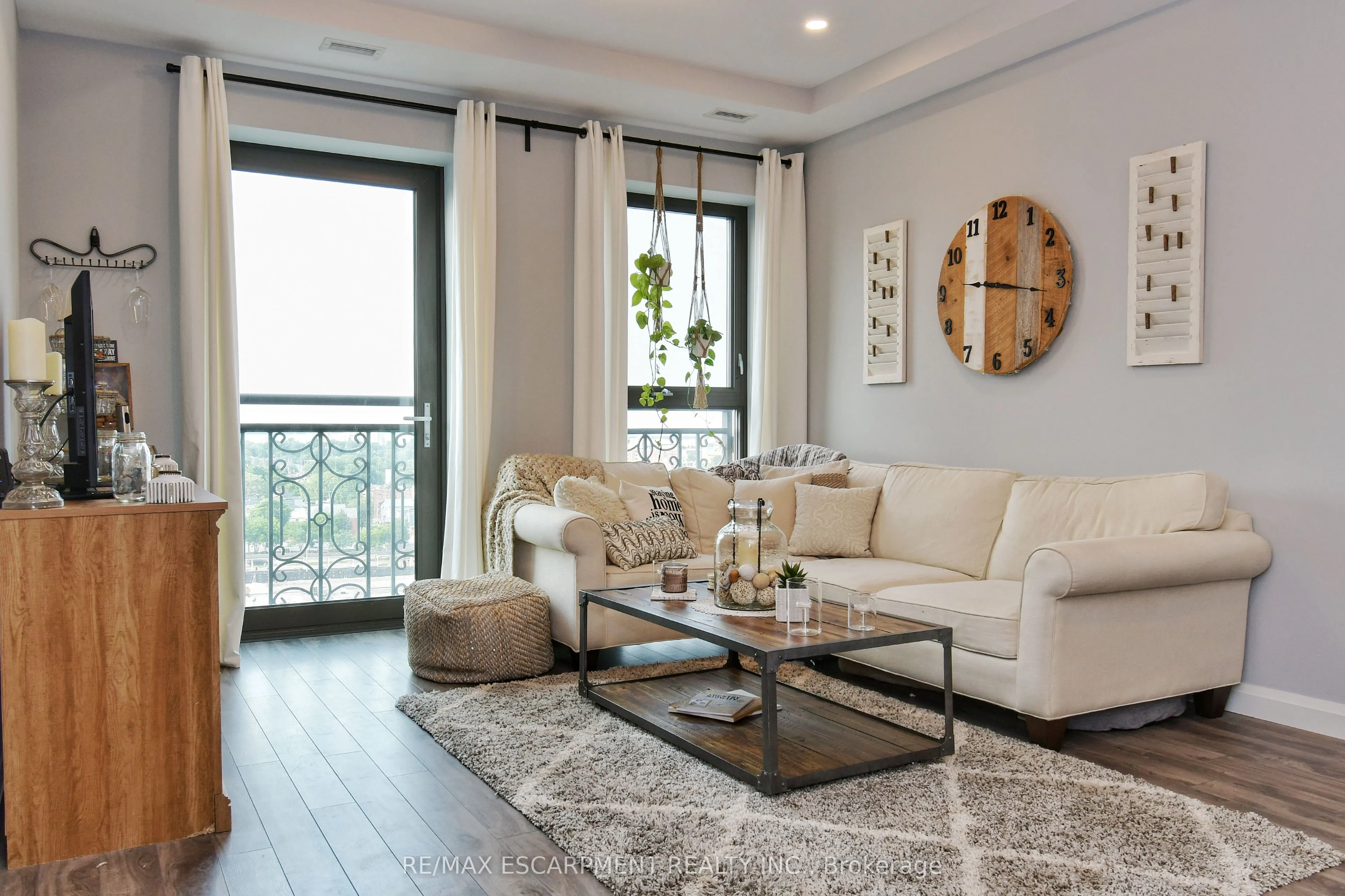 112 King Street E, #903