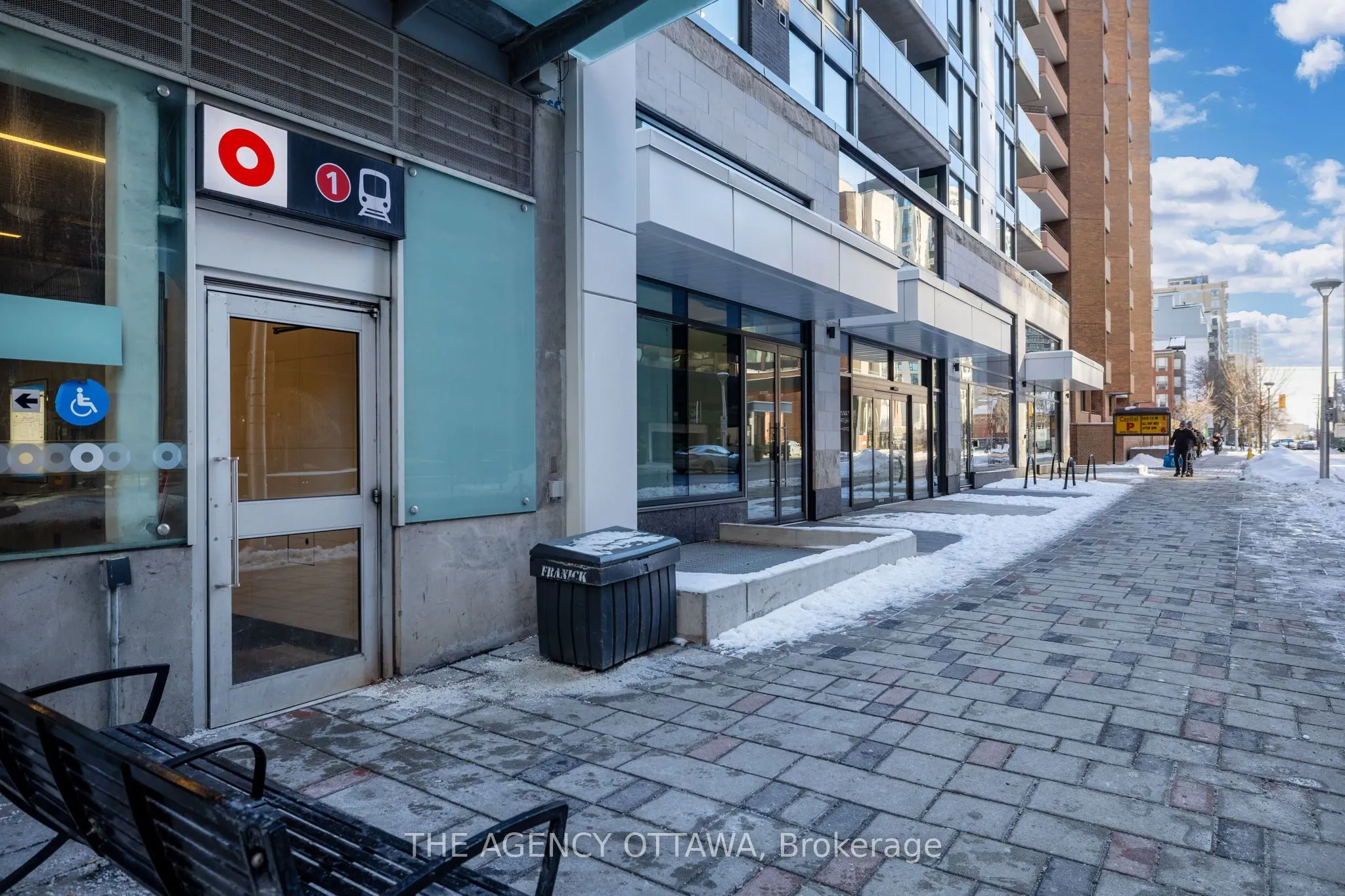 340 QUEEN Street, #305