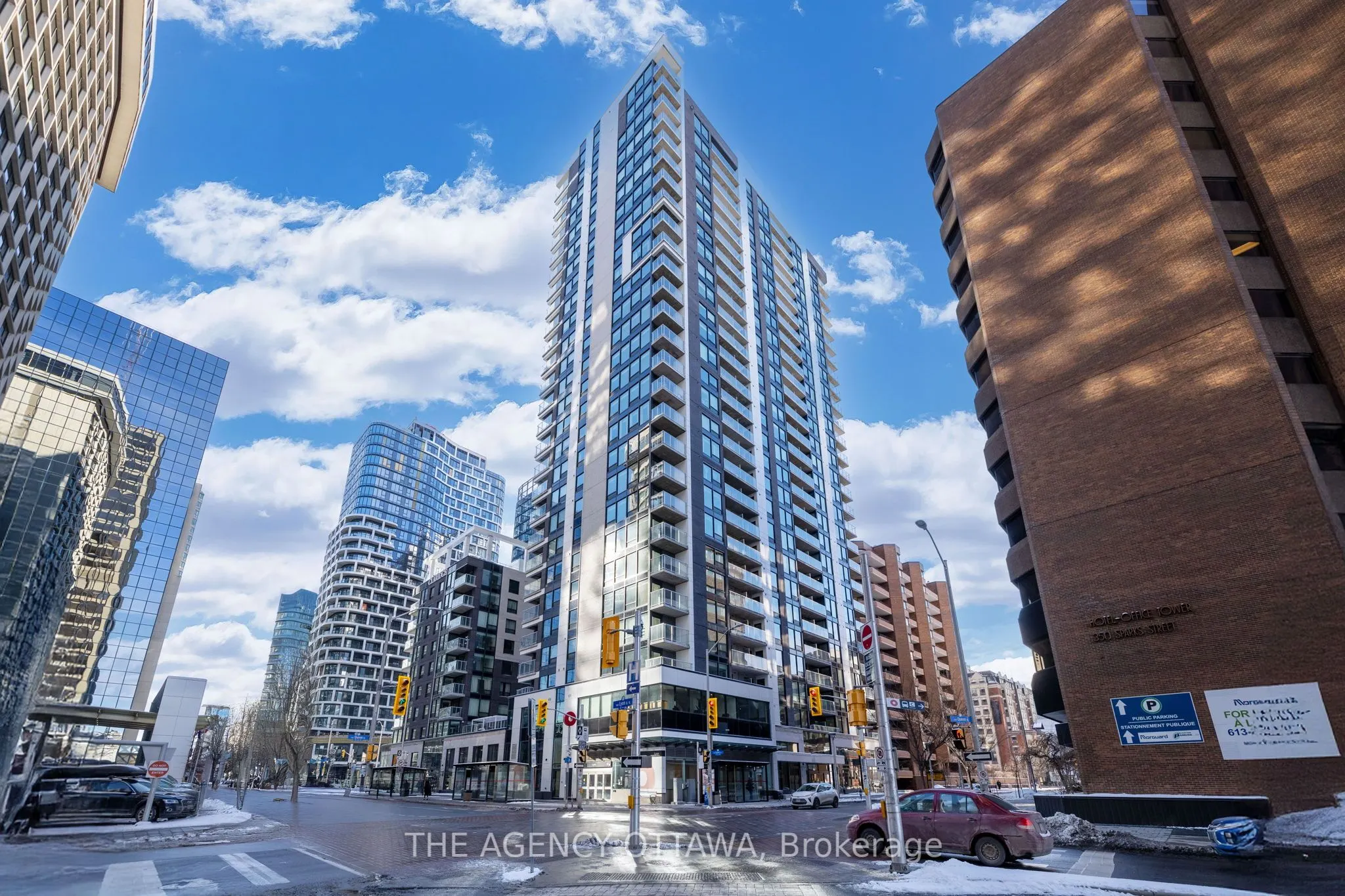 340 QUEEN Street, #305